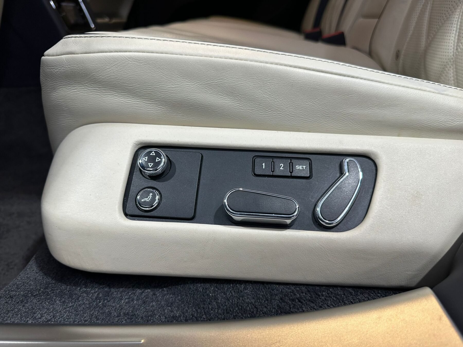 BENTLEY flying spur V8