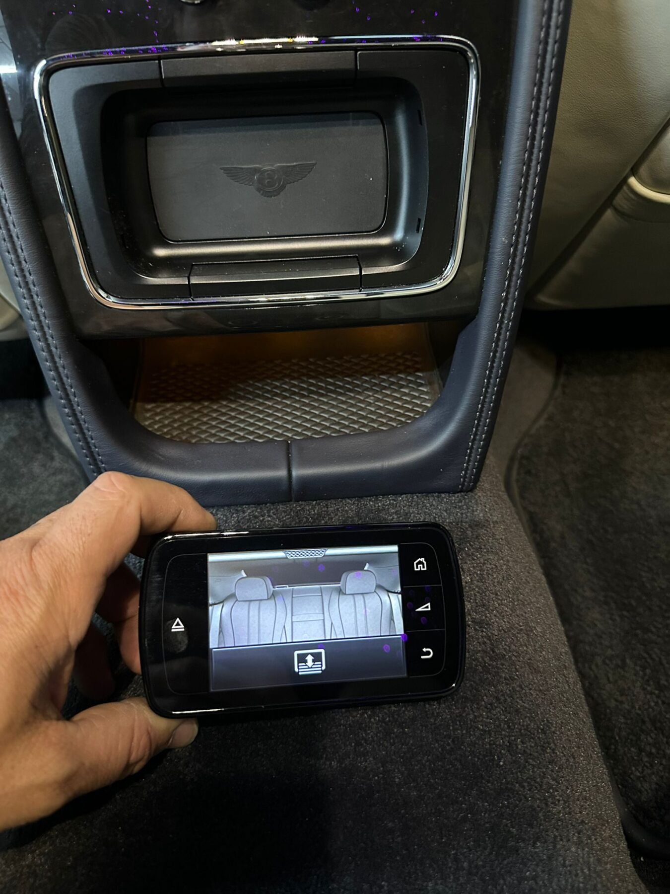 BENTLEY flying spur V8