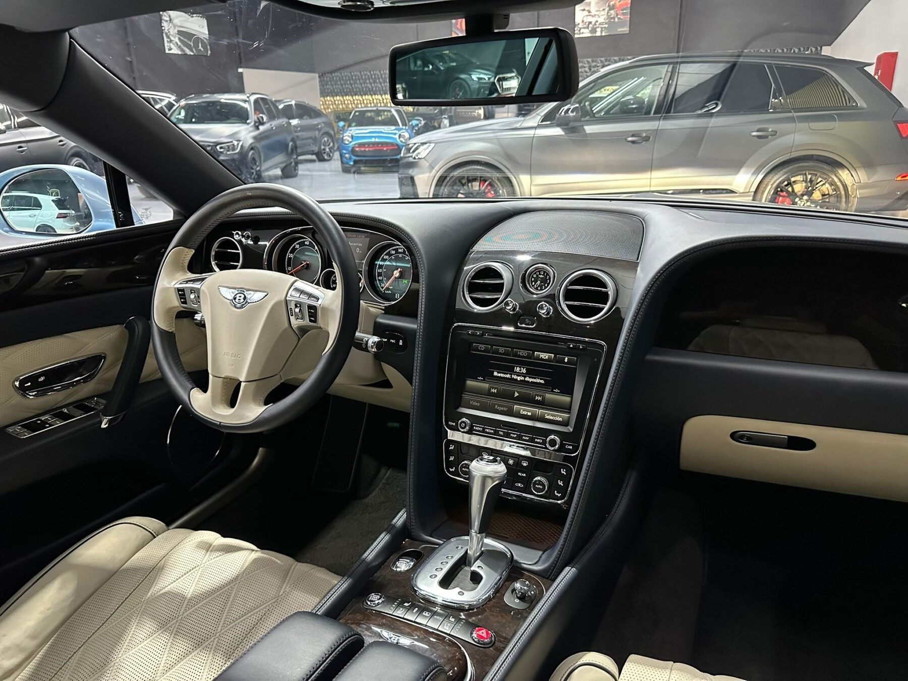 BENTLEY flying spur V8