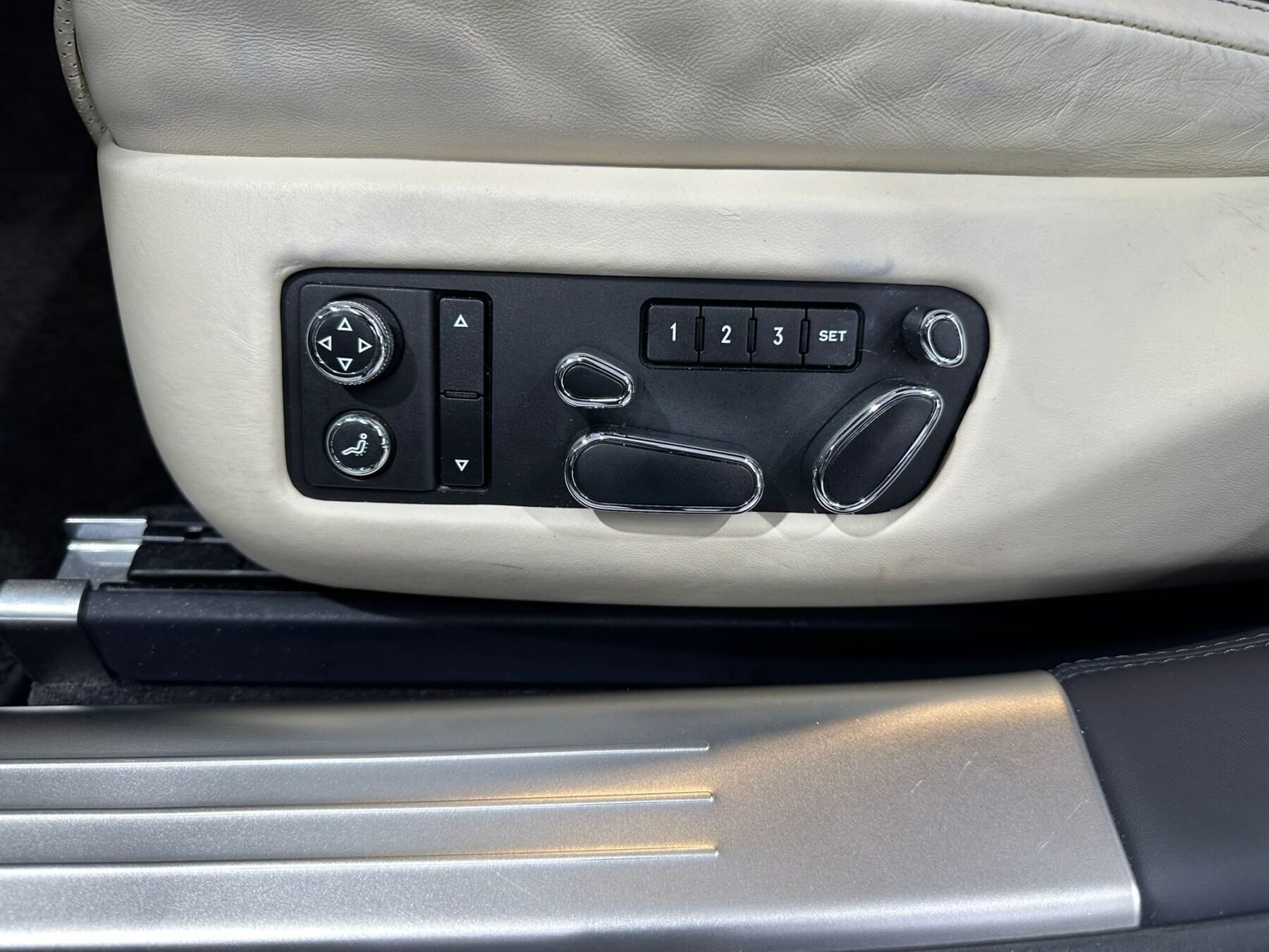 BENTLEY flying spur V8