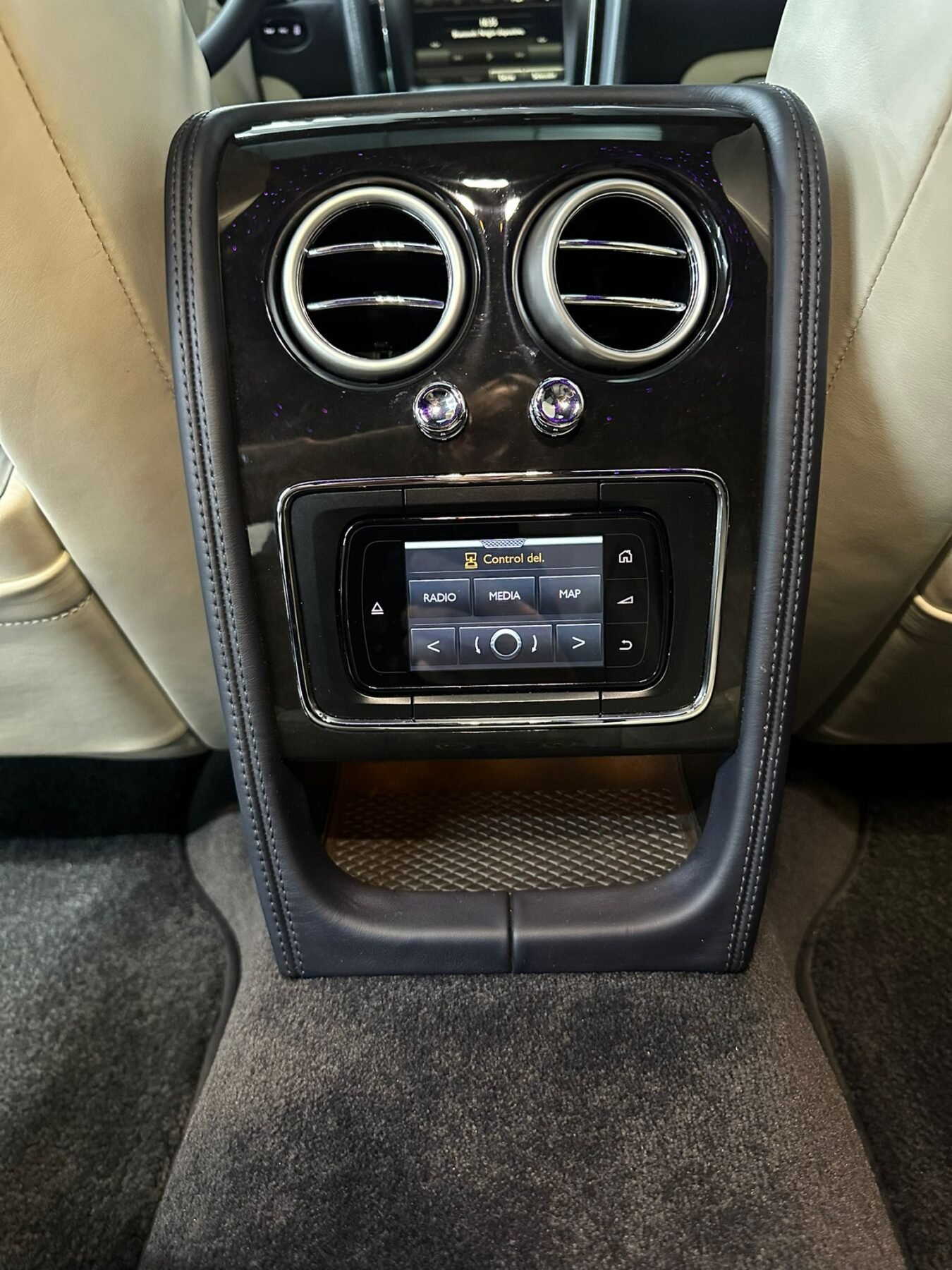 BENTLEY flying spur V8