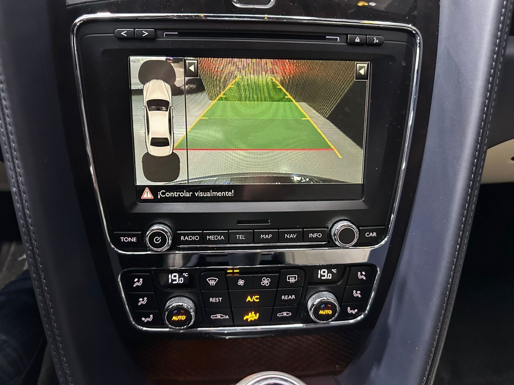 BENTLEY flying spur V8