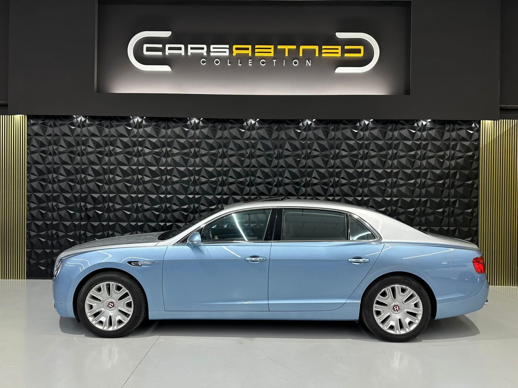 BENTLEY flying spur V8