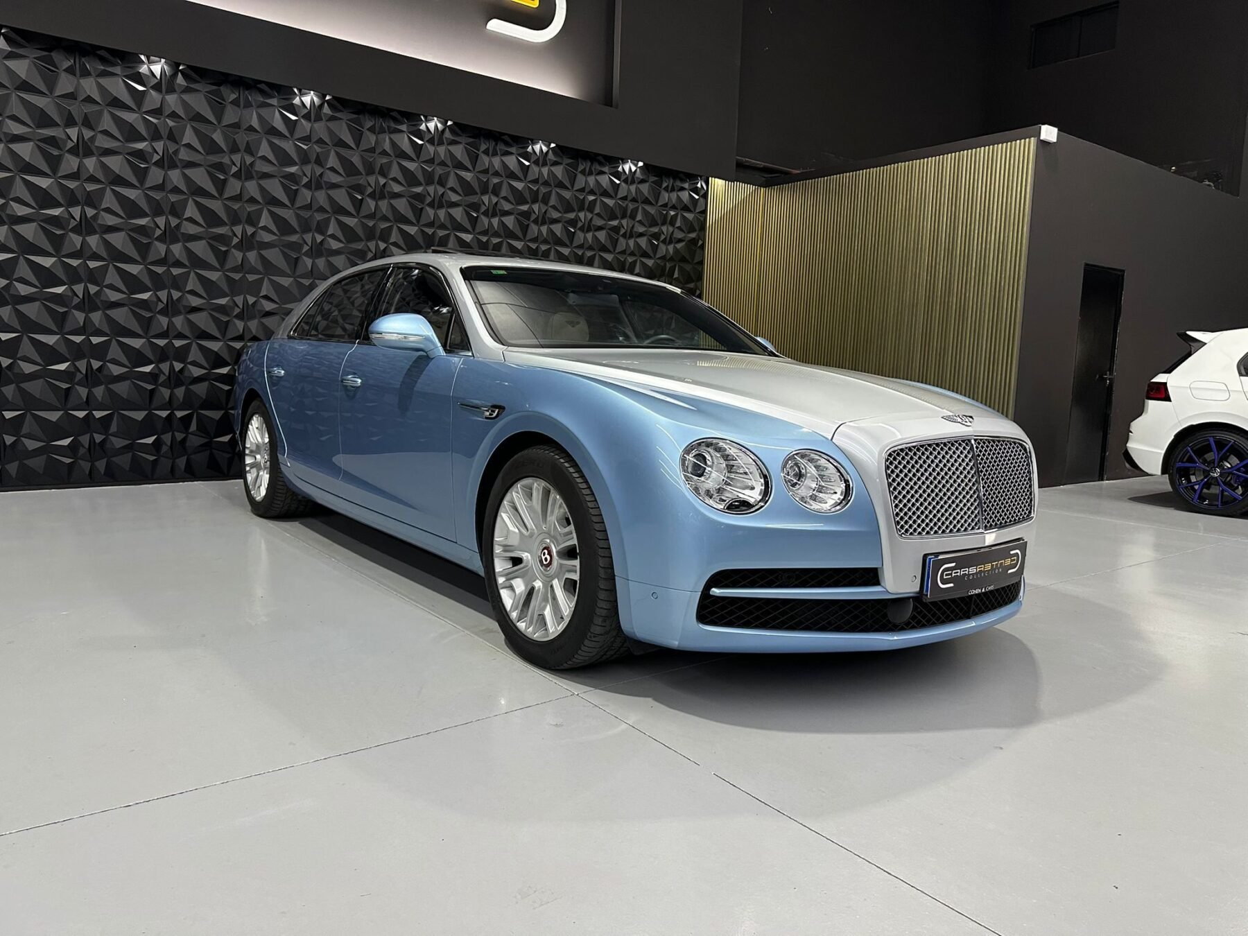 BENTLEY flying spur V8