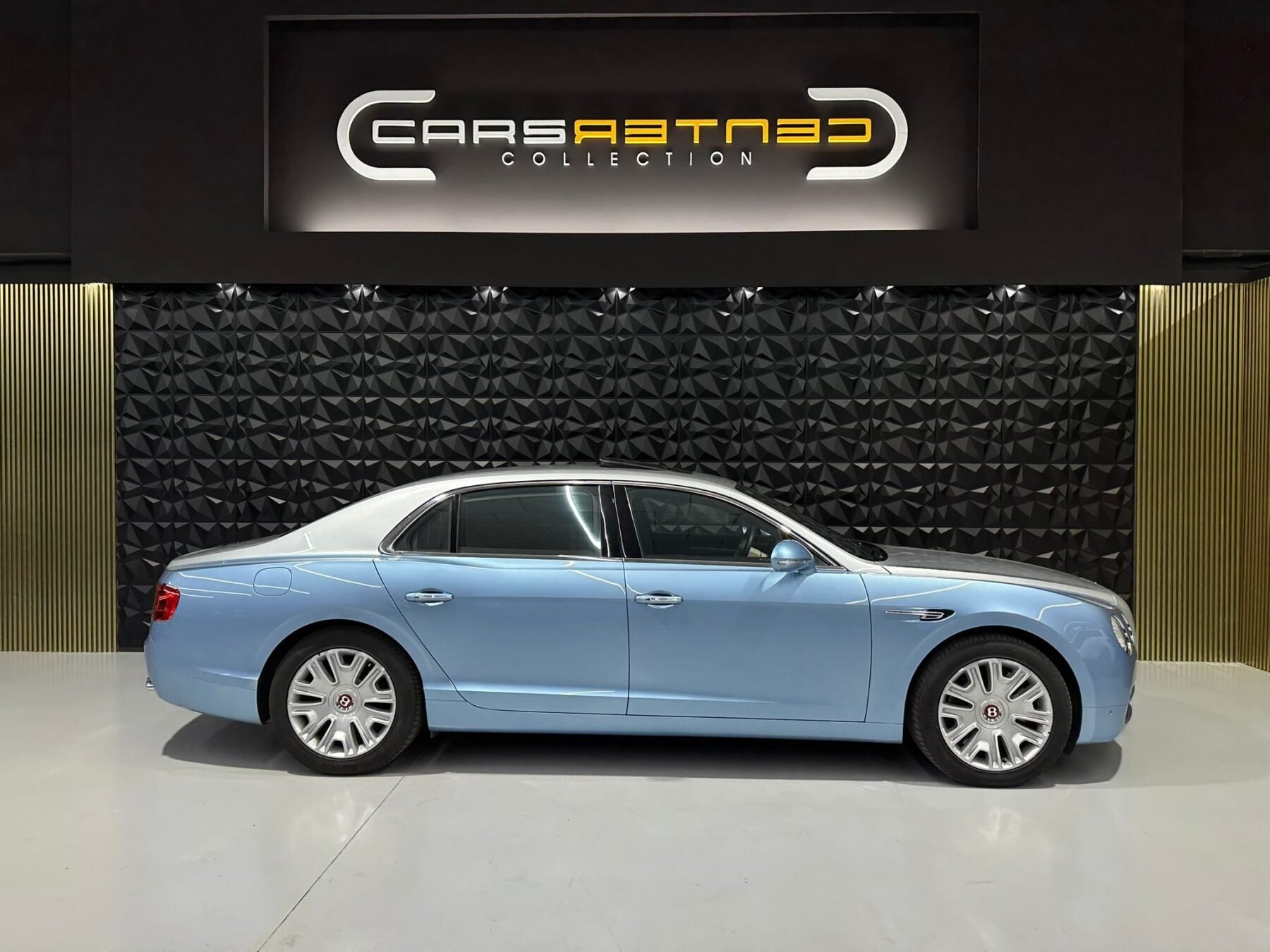 BENTLEY flying spur V8