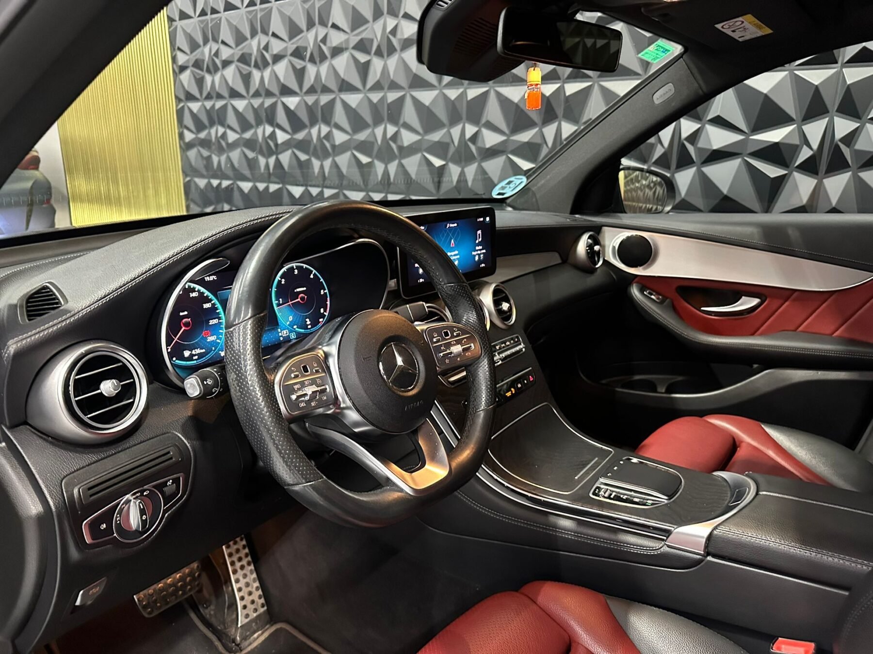 MERCEDES-BENZ GLC 200 D