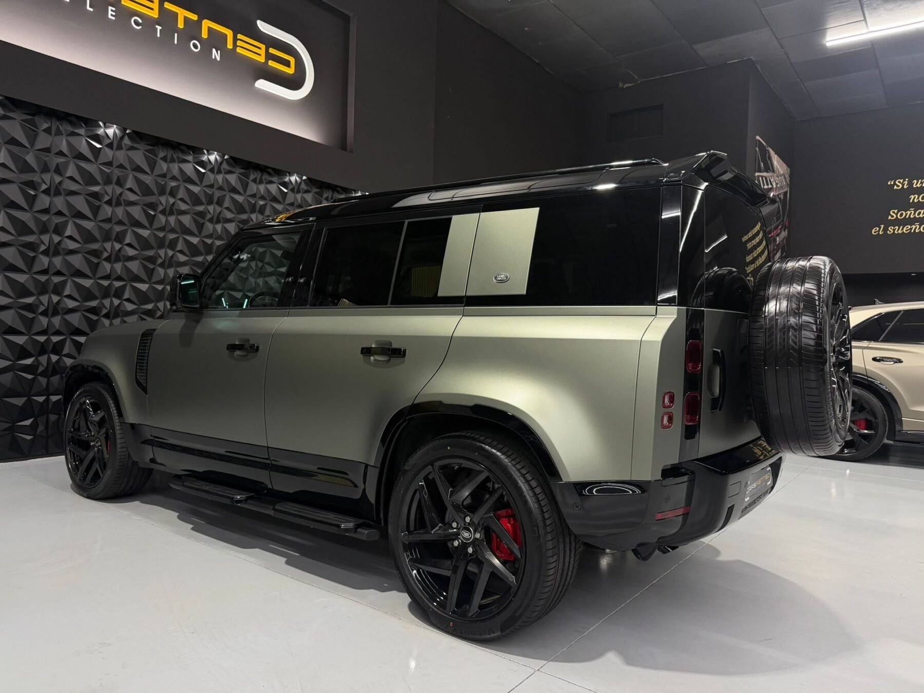 LAND-ROVER DEFENDER 2.0 D240 