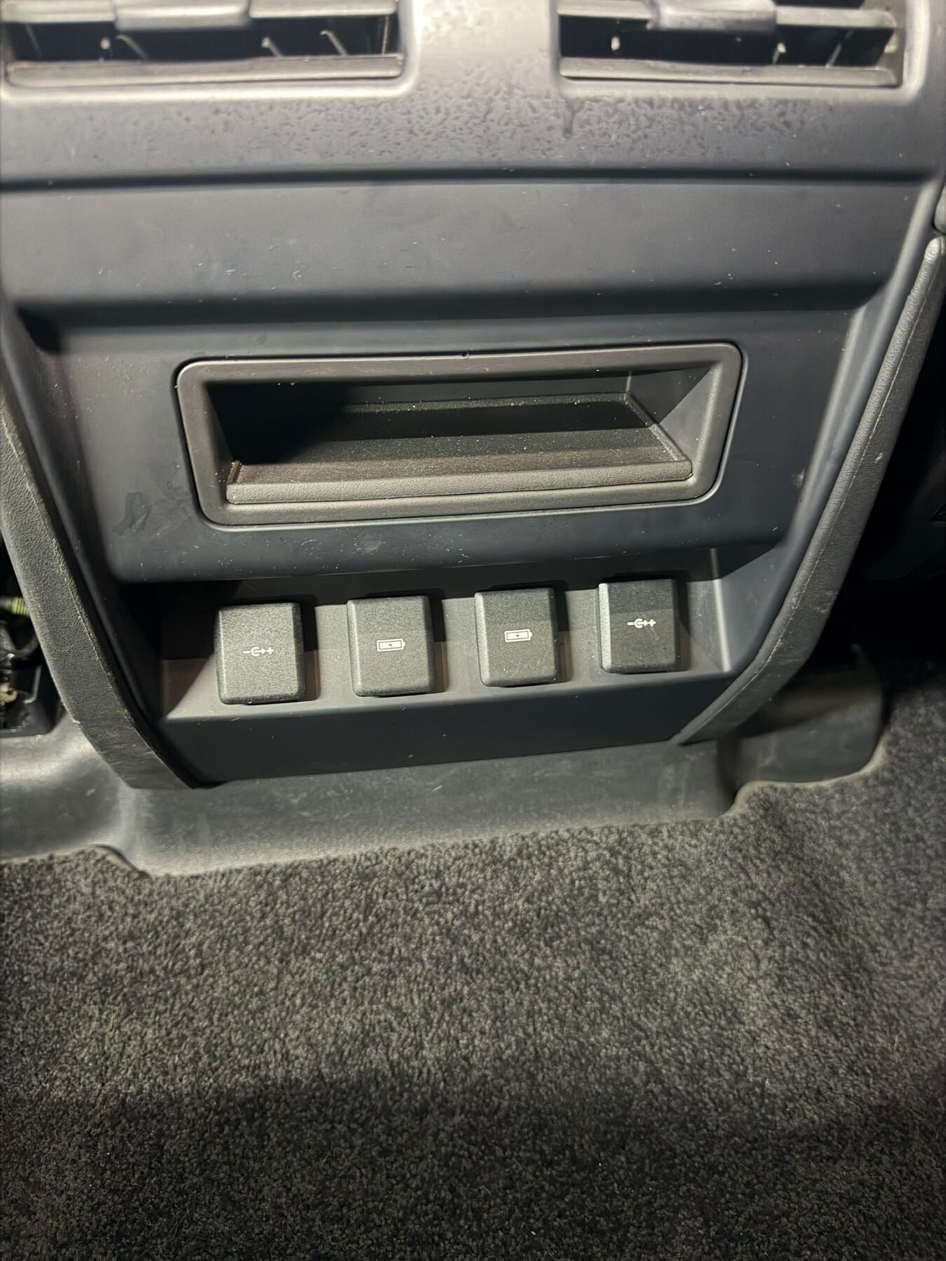 LAND-ROVER DEFENDER 2.0 D240 