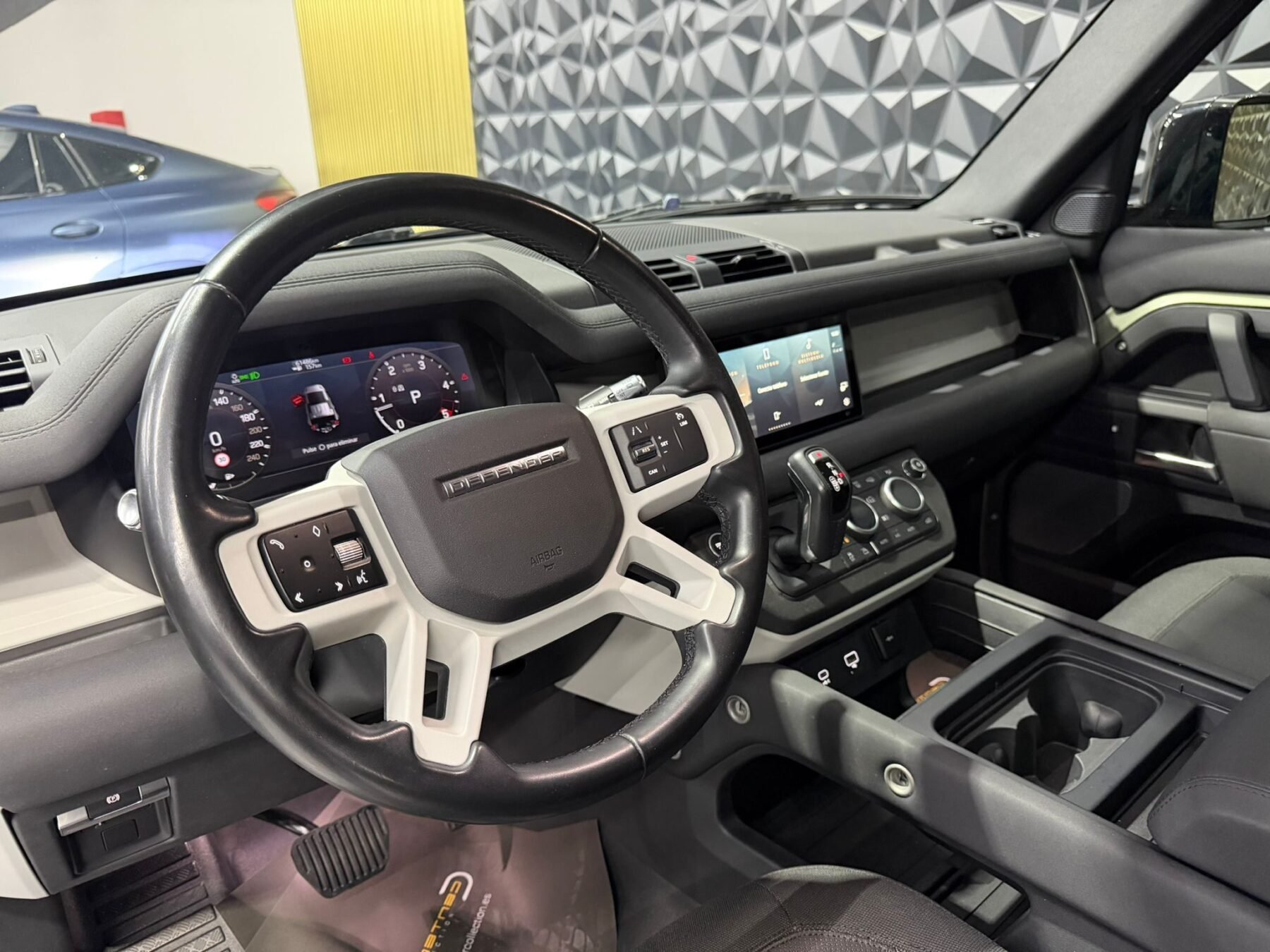 LAND-ROVER DEFENDER 2.0 D240 