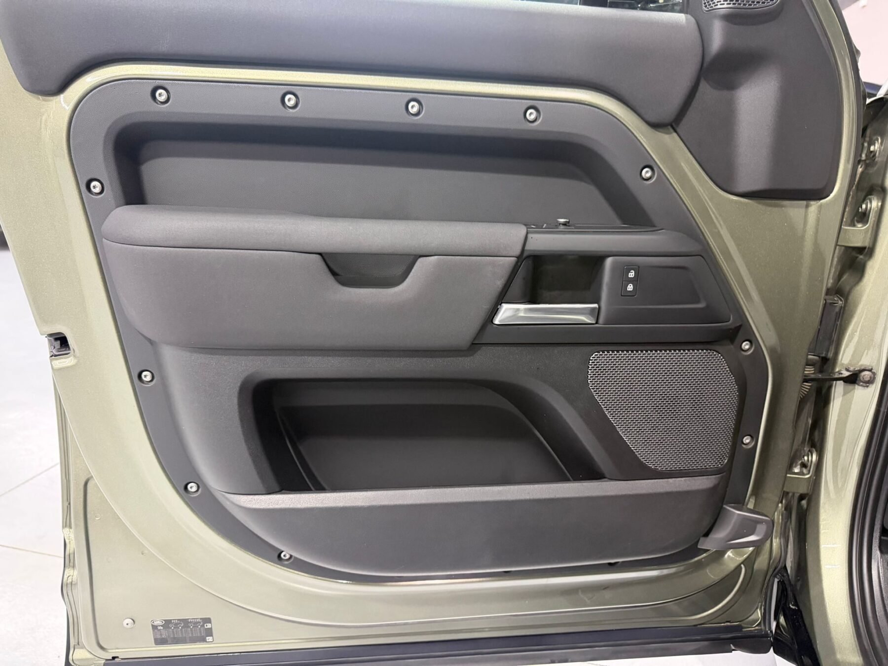 LAND-ROVER DEFENDER 2.0 D240 