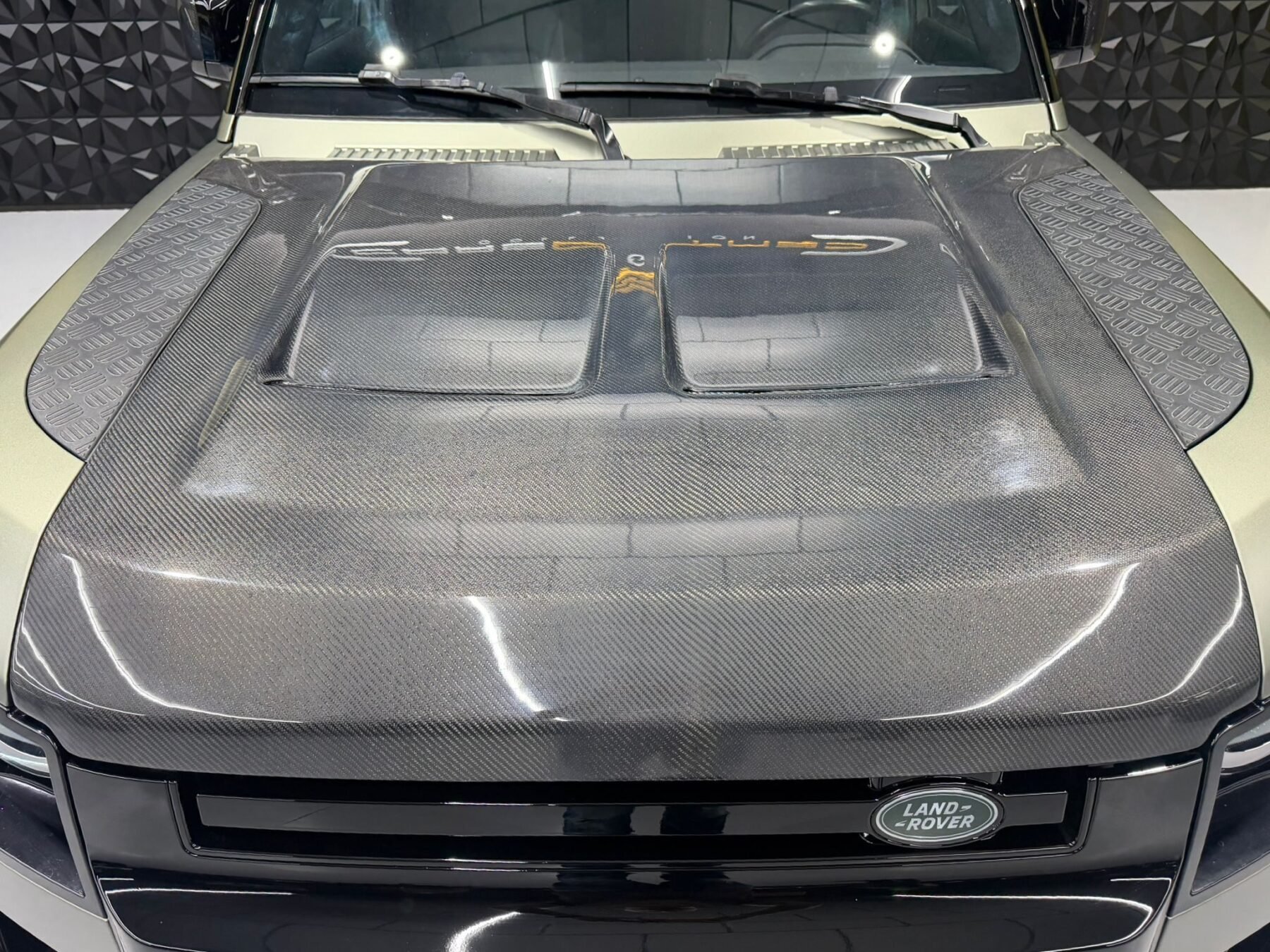 LAND-ROVER DEFENDER 2.0 D240 