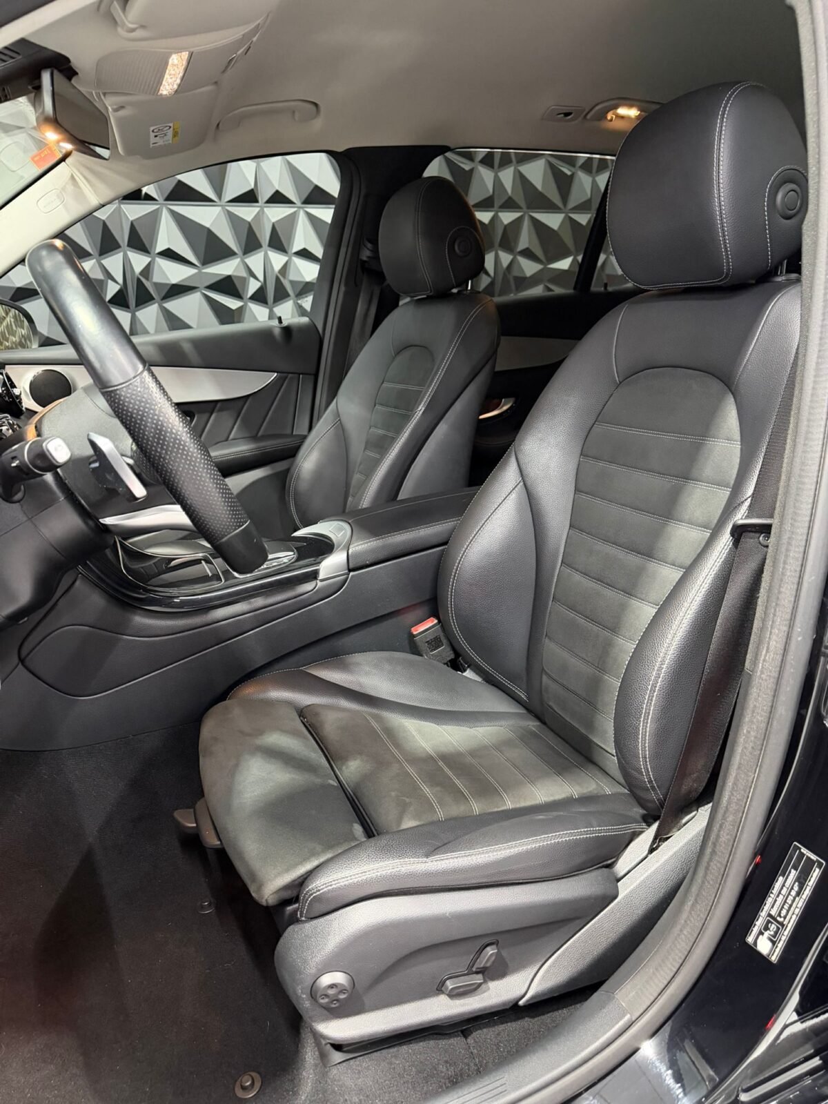 MERCEDES-BENZ GLC 220D AMG