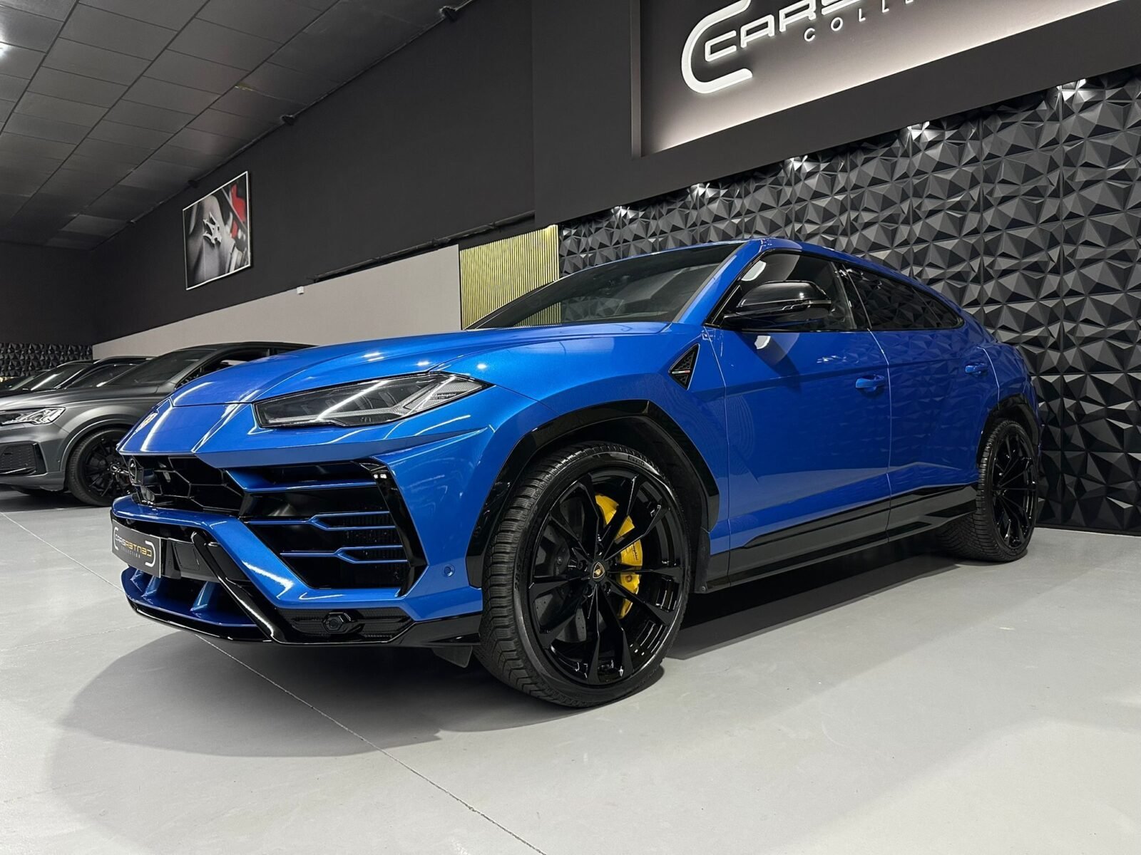 LAMBORGHINI URUS  4.0 V8
