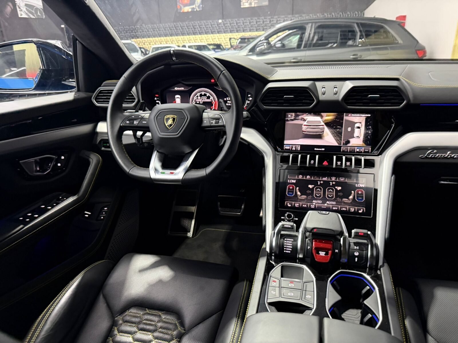 LAMBORGHINI URUS  4.0 V8