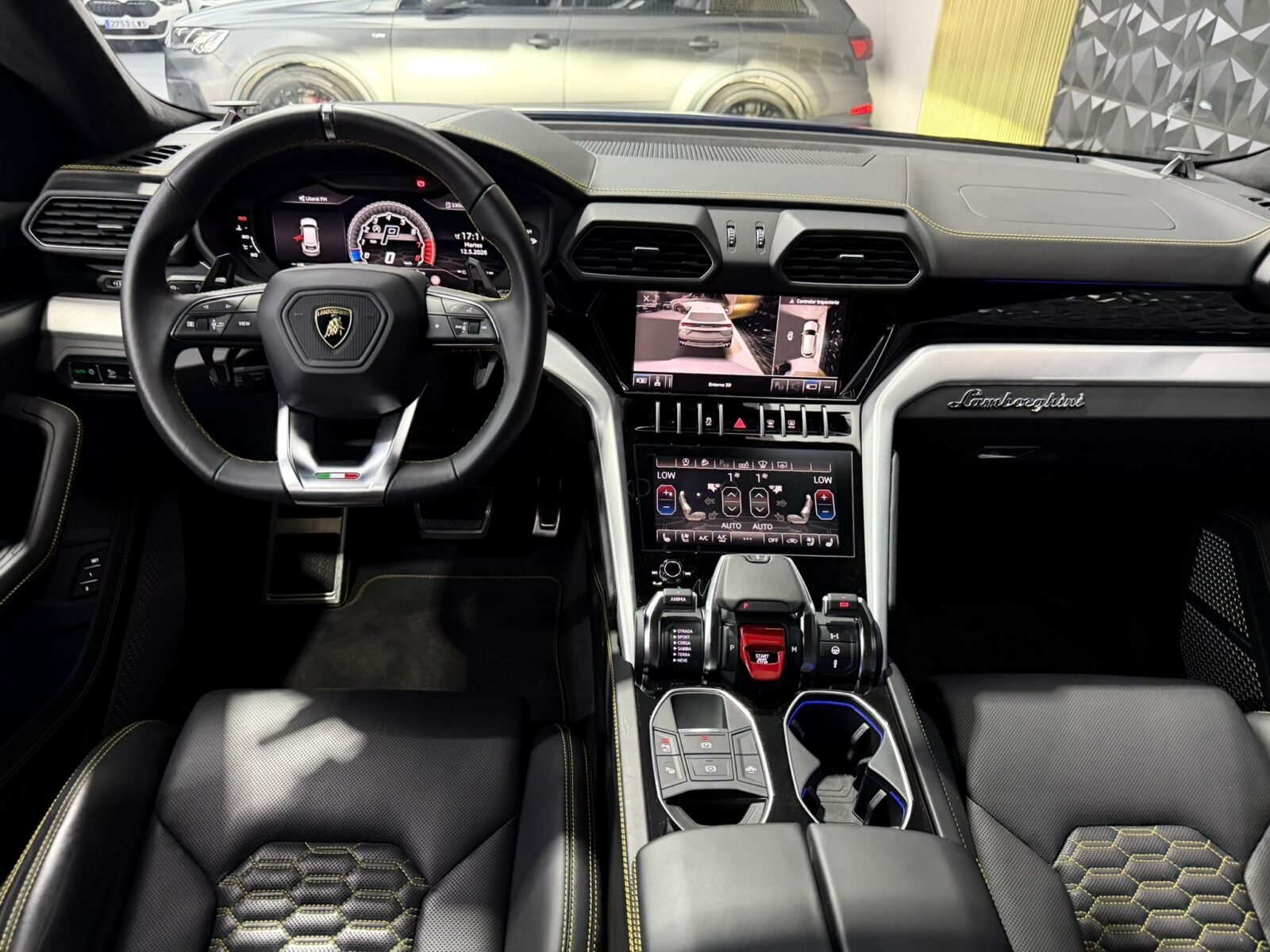 LAMBORGHINI URUS  4.0 V8