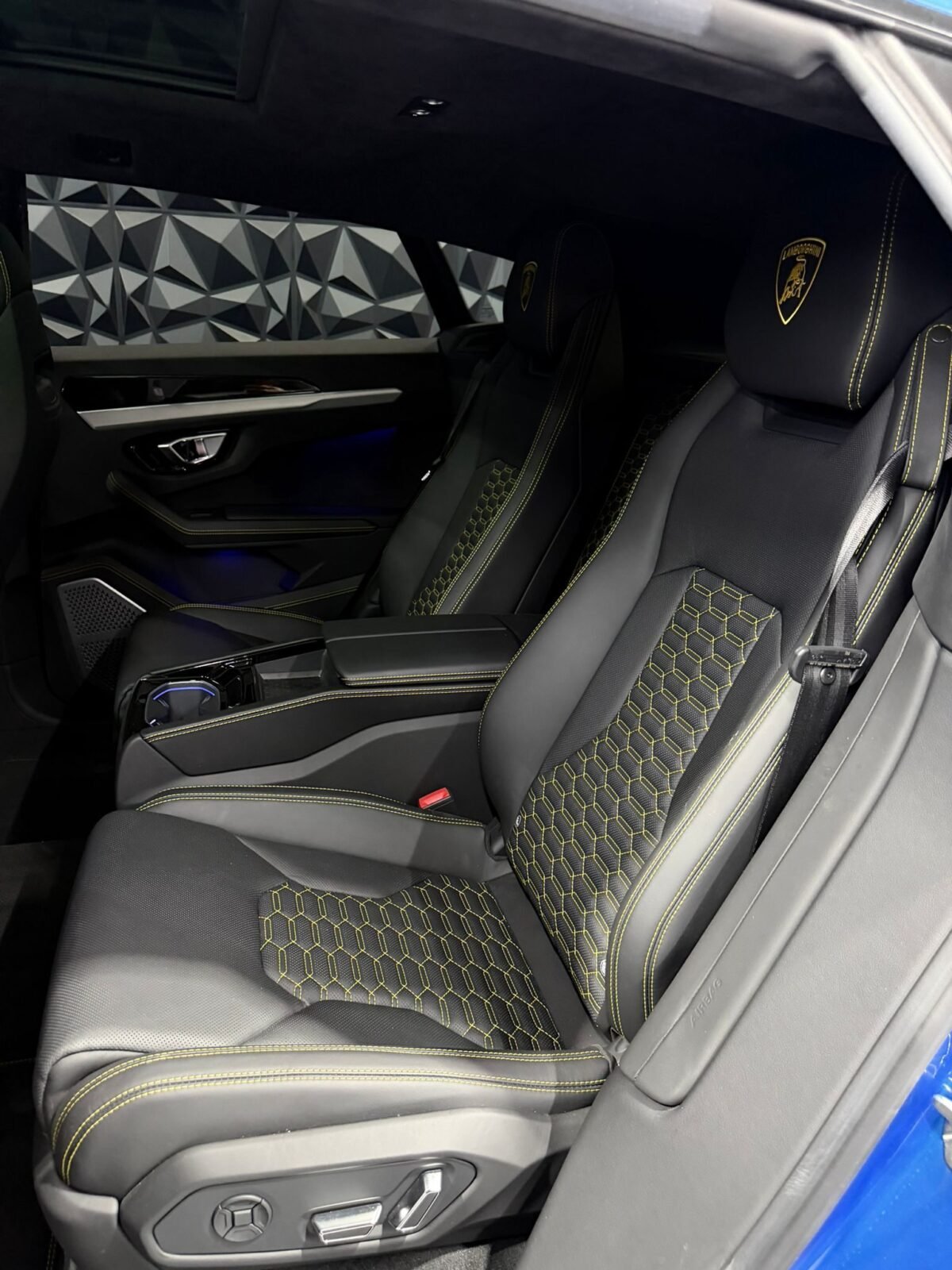 LAMBORGHINI URUS  4.0 V8