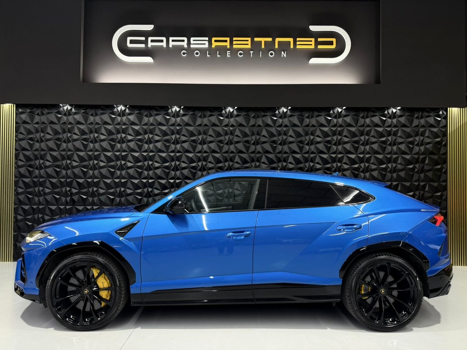 LAMBORGHINI URUS  4.0 V8