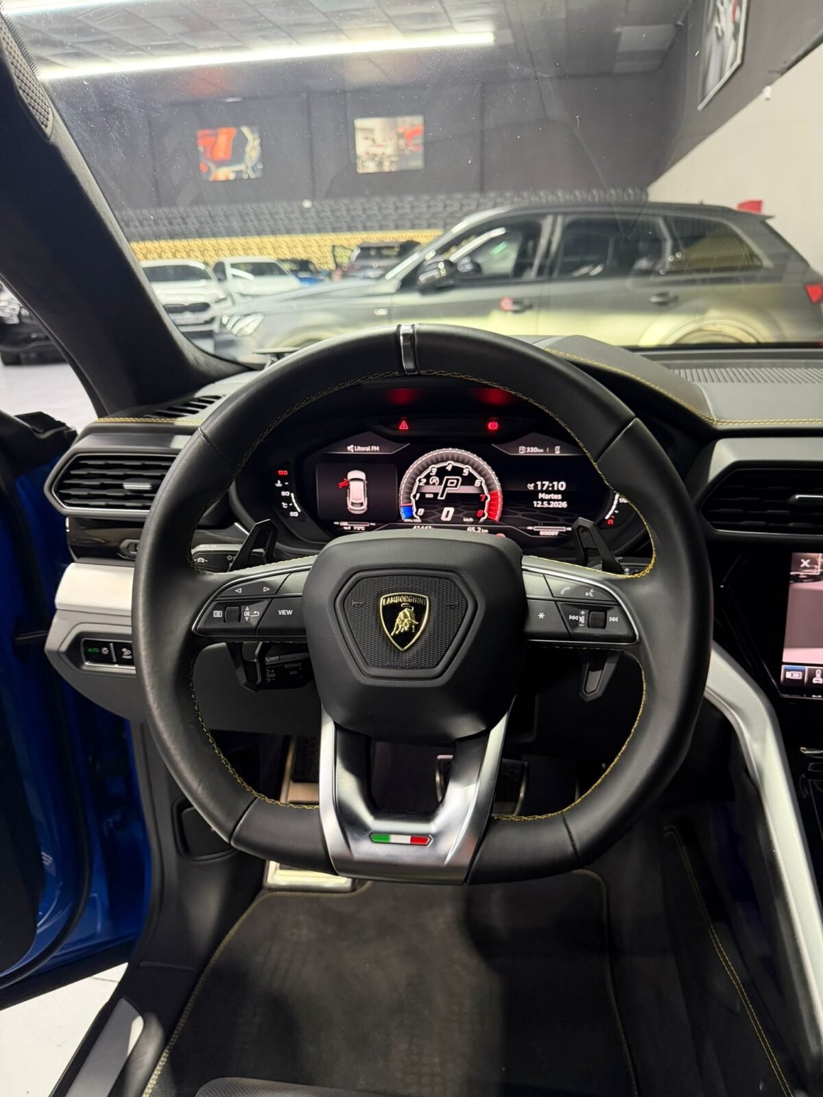 LAMBORGHINI URUS  4.0 V8