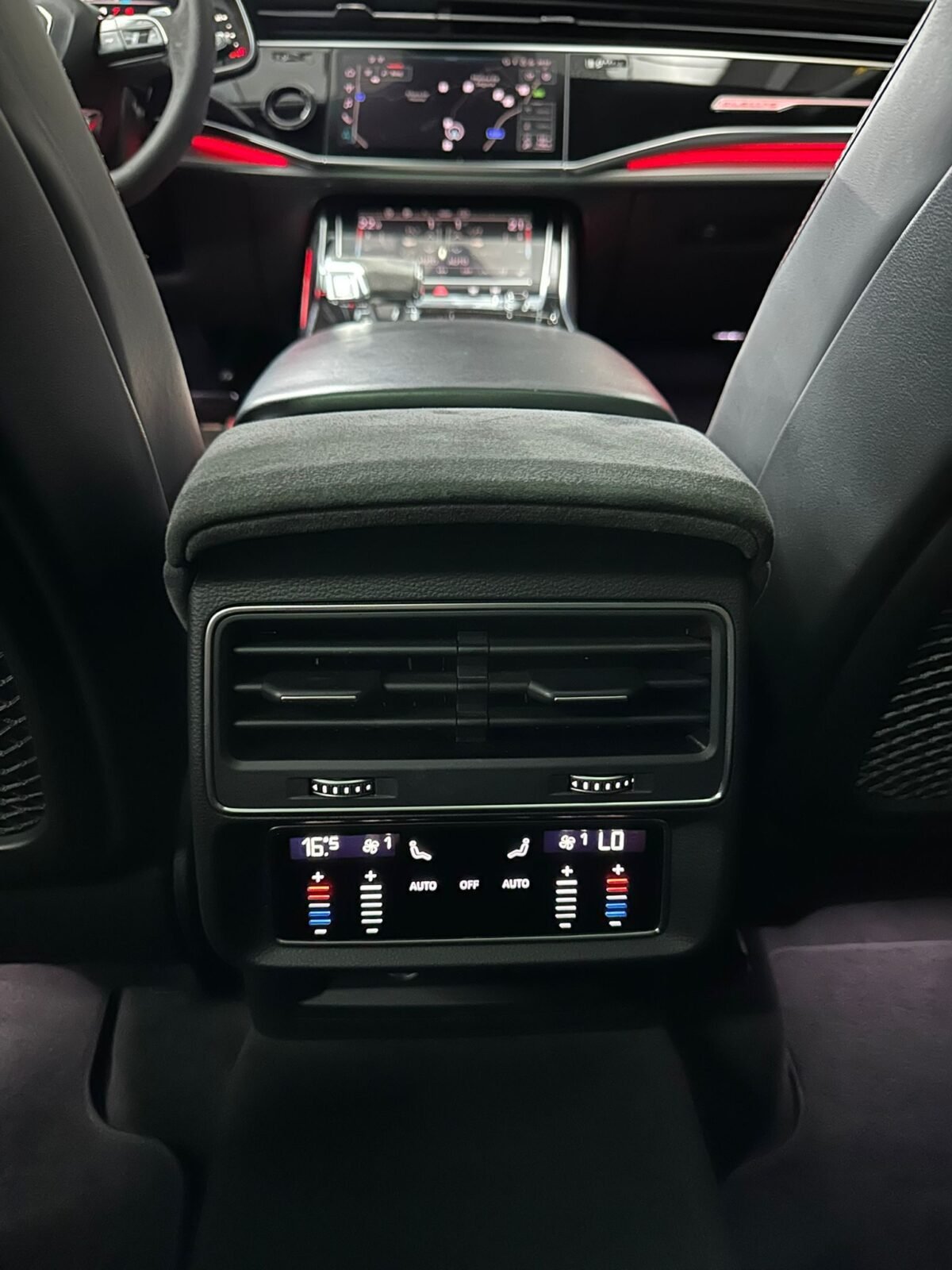 AUDI RSQ8 RS