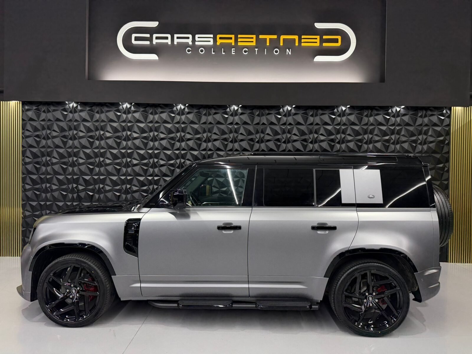 LAND-ROVER DEFENDER 3.0D I6 250 SE 110 Auto 4WD MHEV