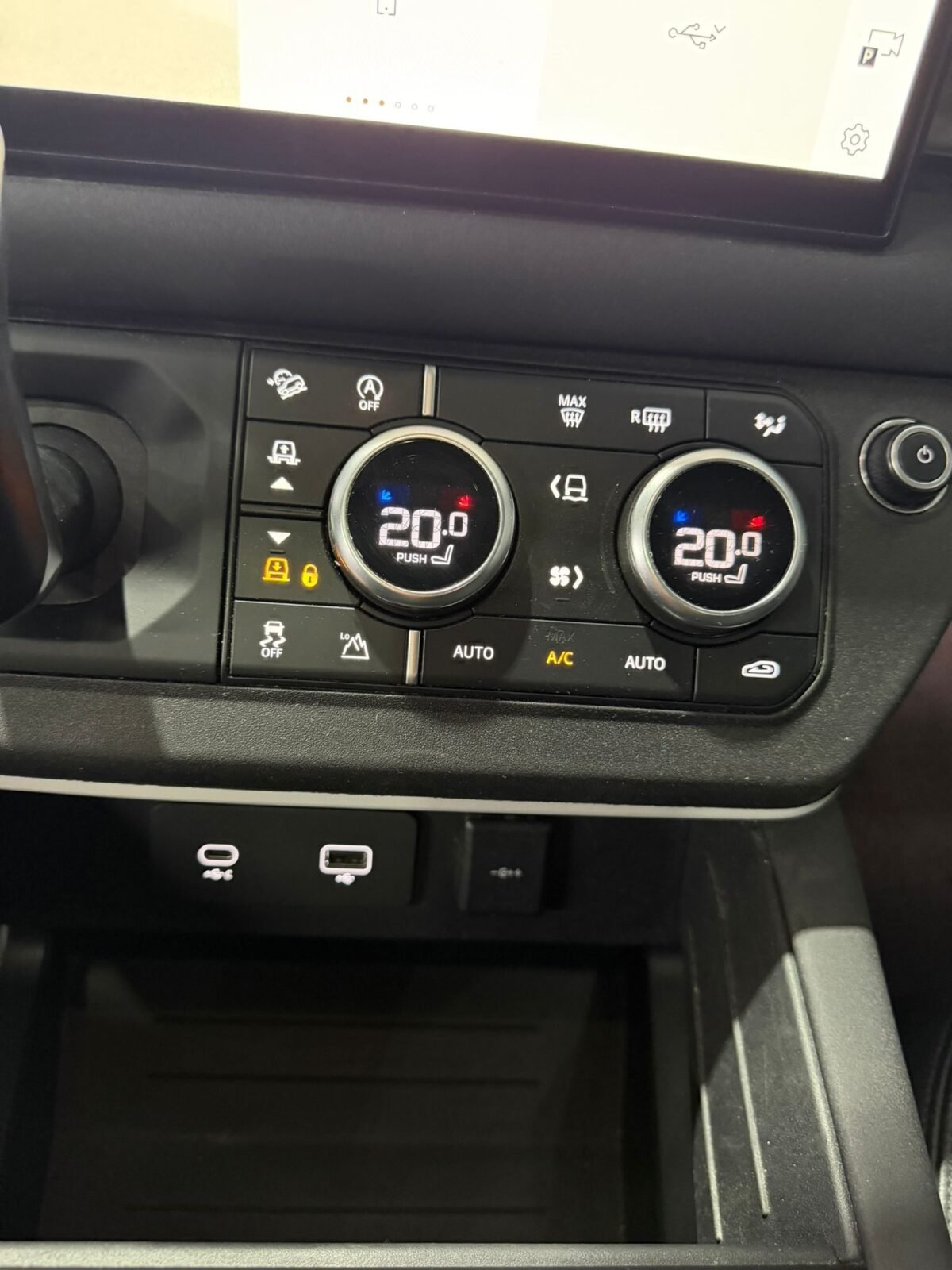 LAND-ROVER DEFENDER 3.0D I6 250 SE 110 Auto 4WD MHEV