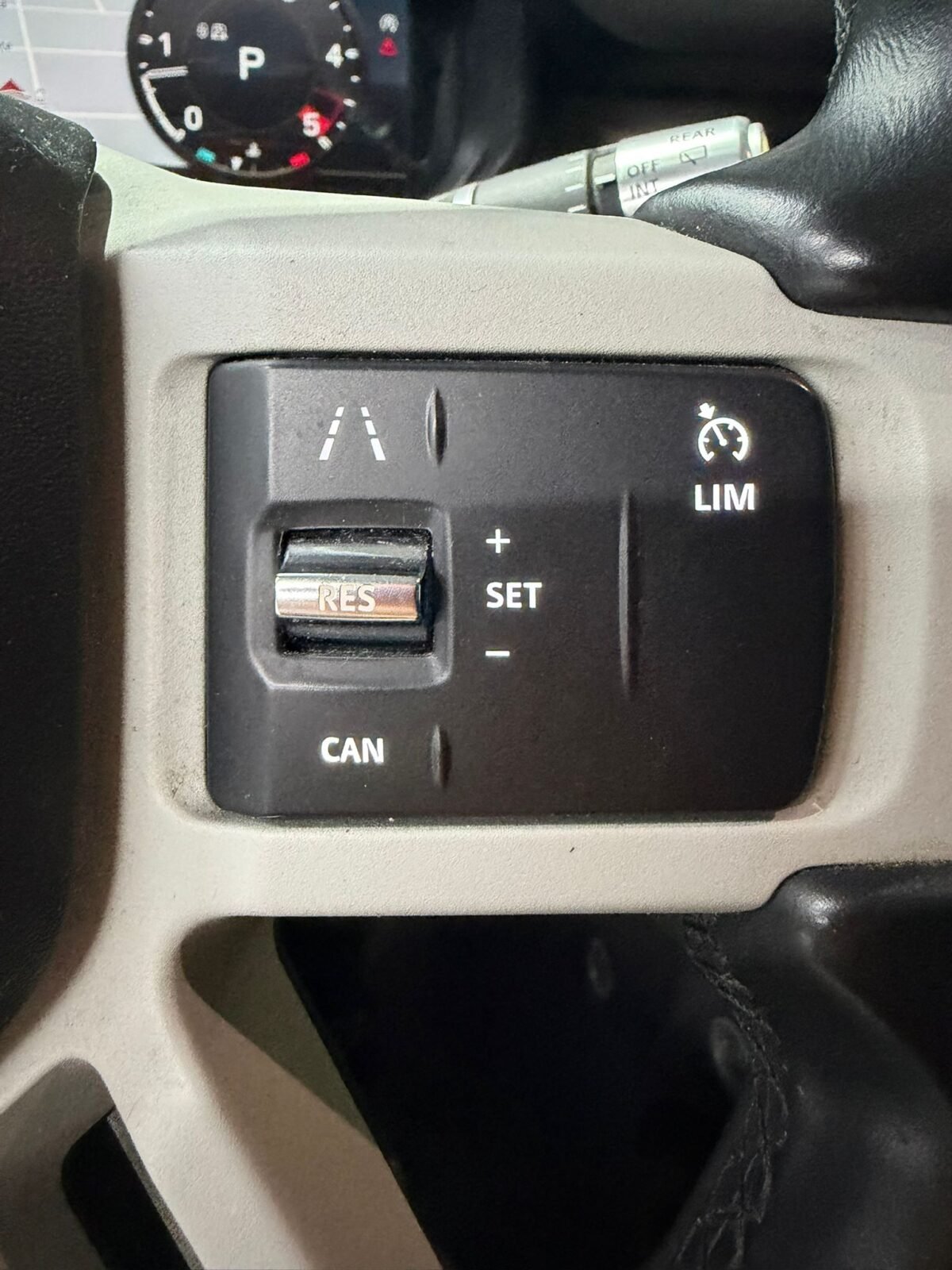 LAND-ROVER DEFENDER 3.0D I6 250 SE 110 Auto 4WD MHEV