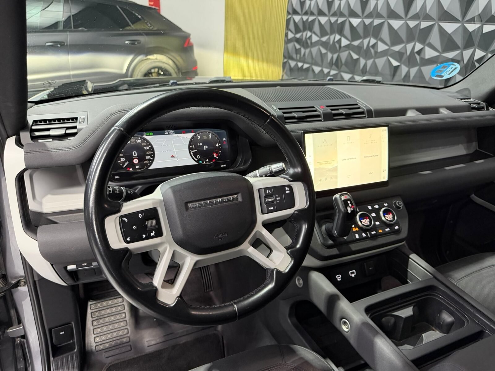 LAND-ROVER DEFENDER 3.0D I6 250 SE 110 Auto 4WD MHEV