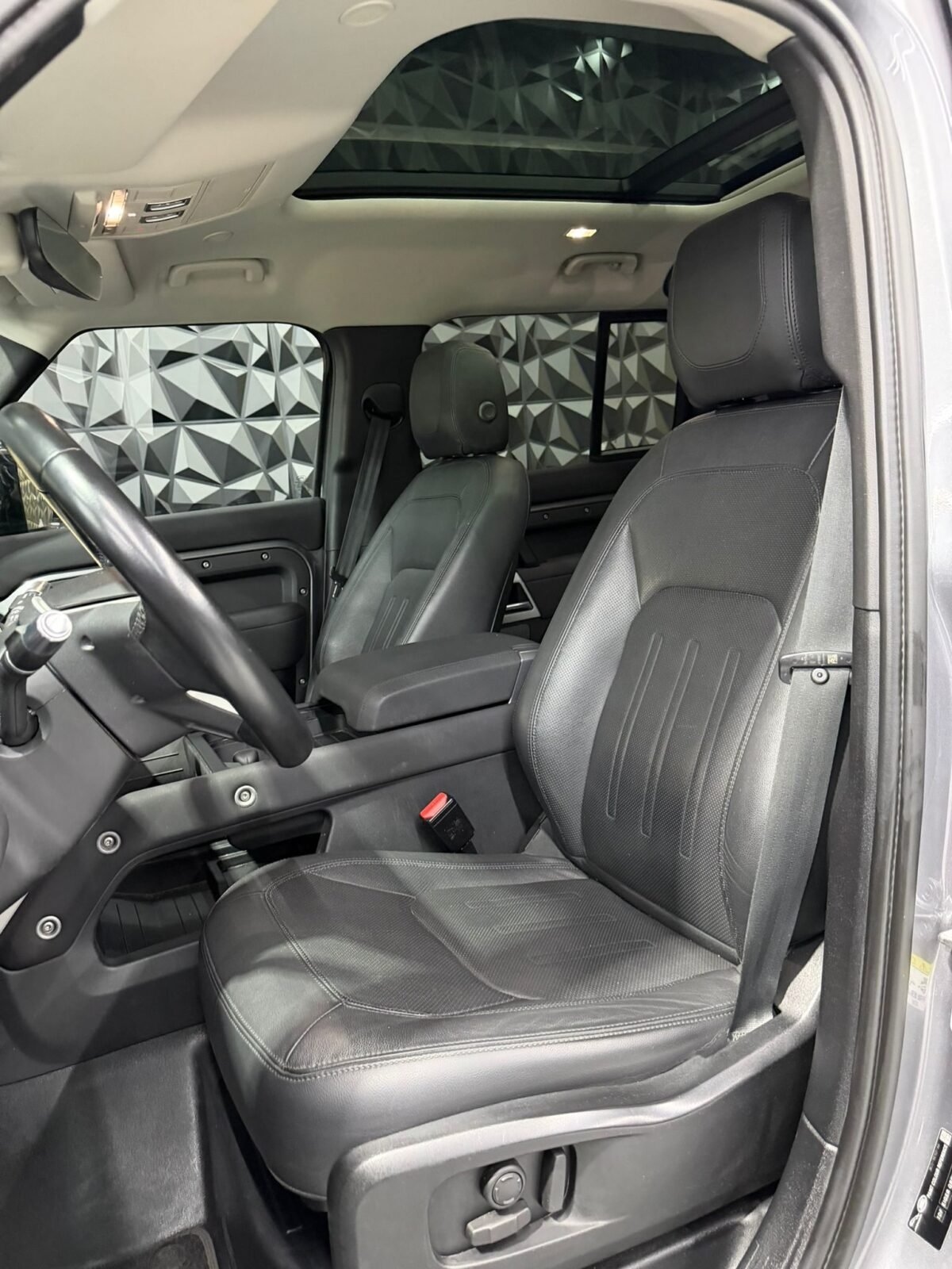 LAND-ROVER DEFENDER 3.0D I6 250 SE 110 Auto 4WD MHEV