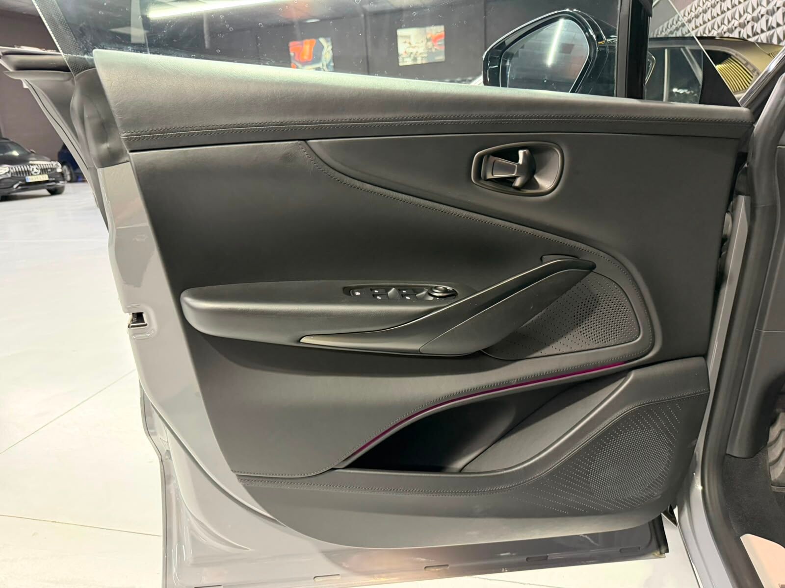 ASTON MARTIN DBX 4.0 V8