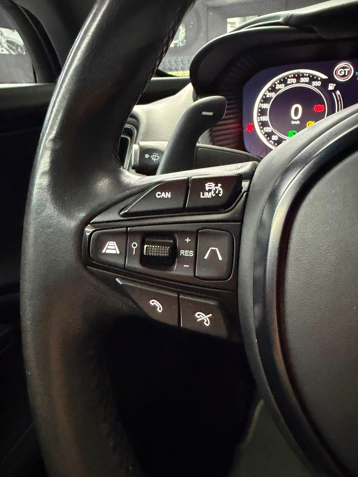 ASTON MARTIN DBX 4.0 V8