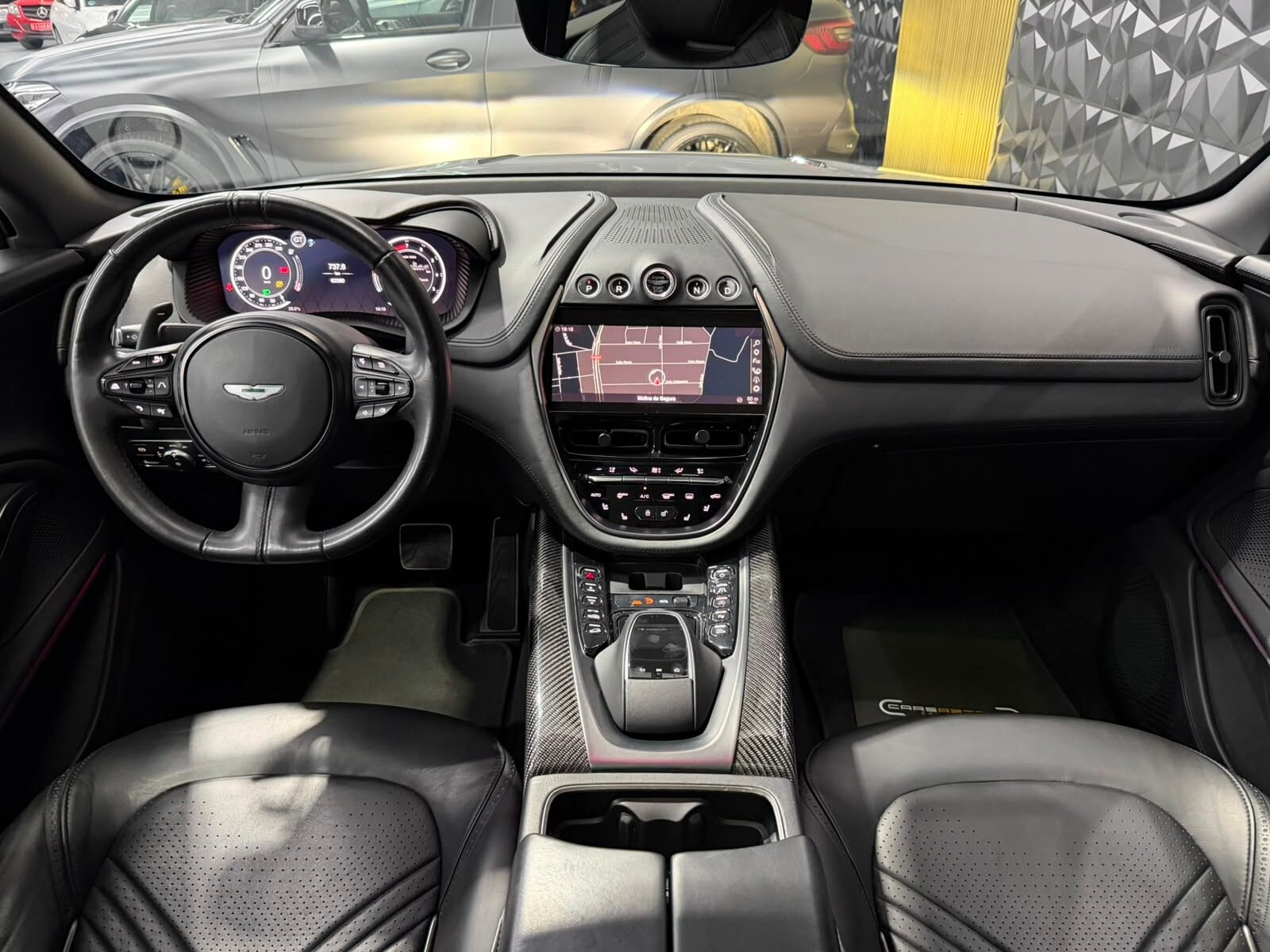 ASTON MARTIN DBX 4.0 V8