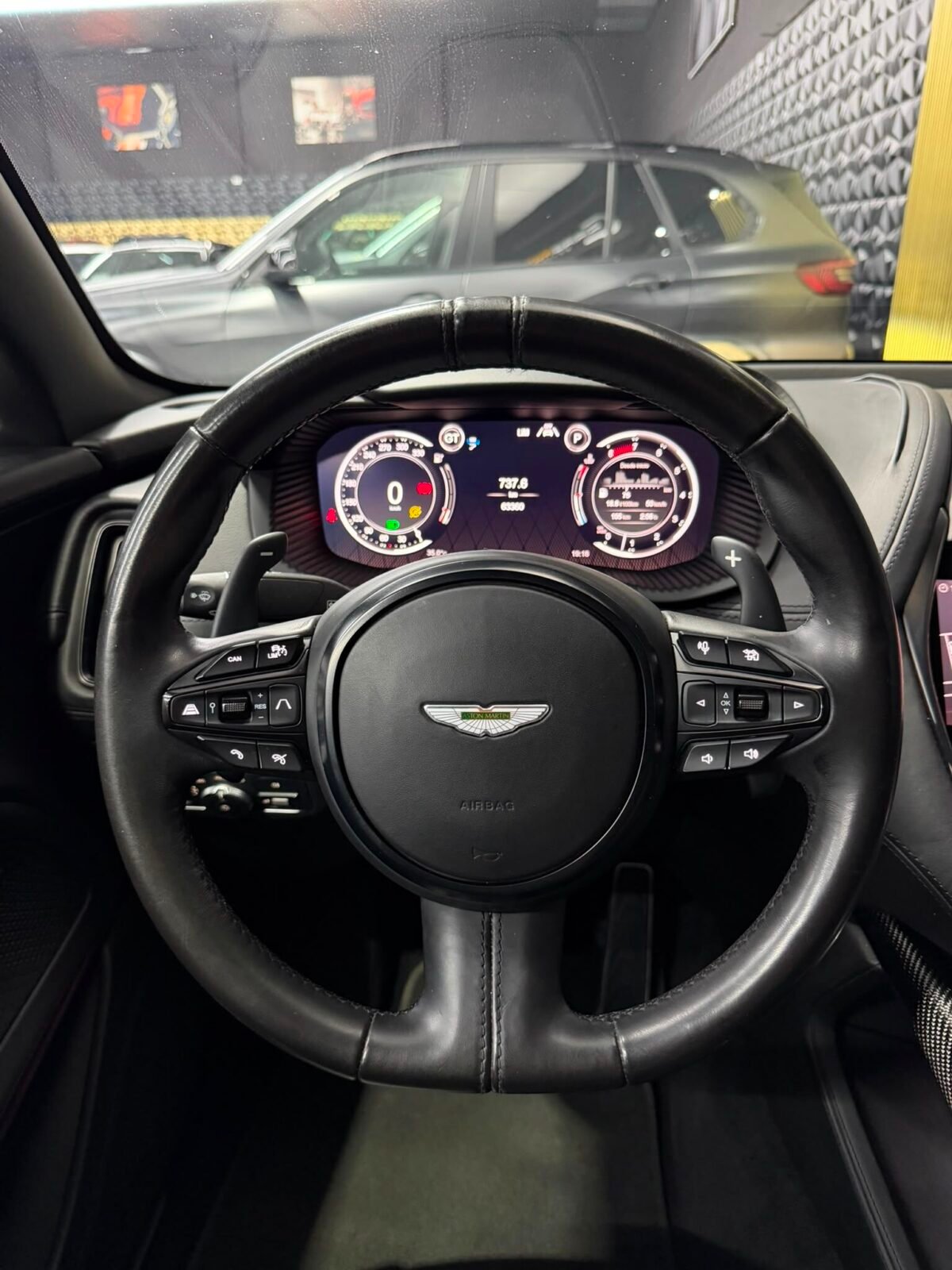ASTON MARTIN DBX 4.0 V8