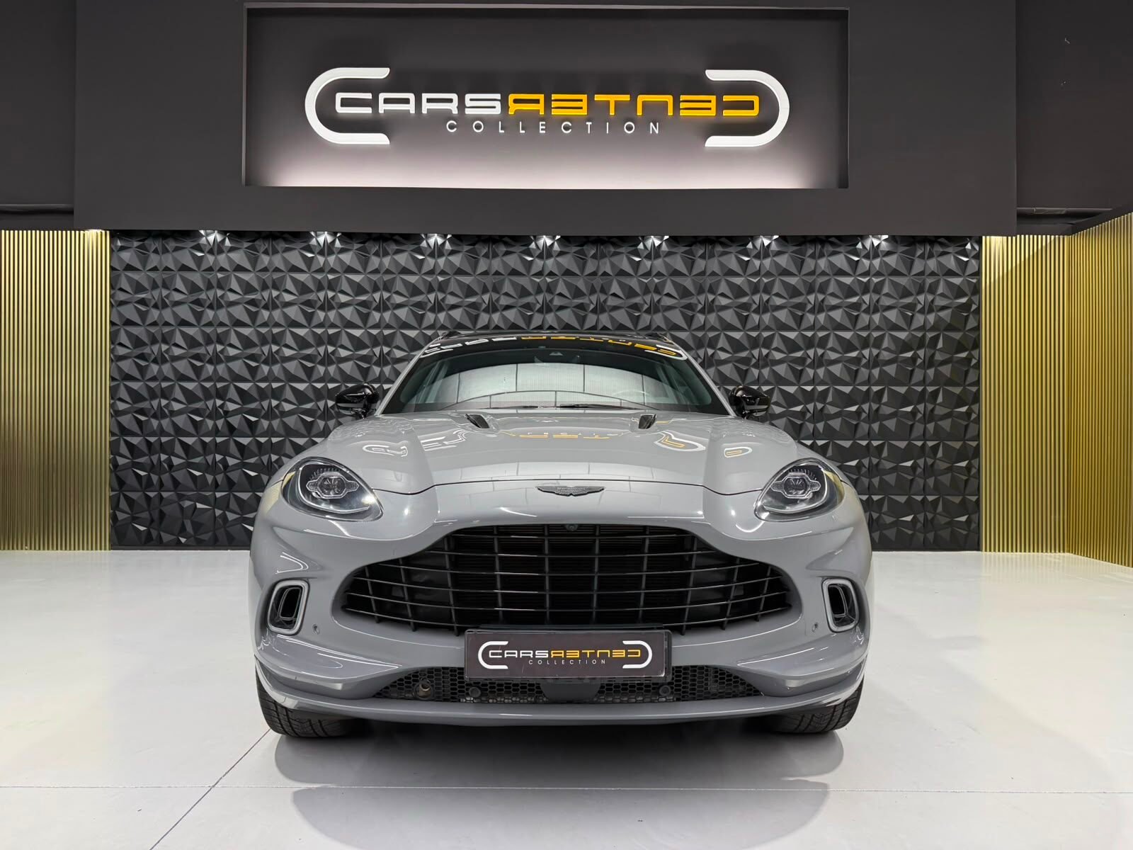 ASTON MARTIN DBX 4.0 V8