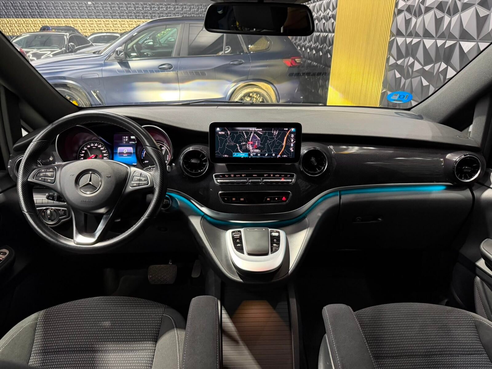 MERCEDES-BENZ EQV 300 LARGA