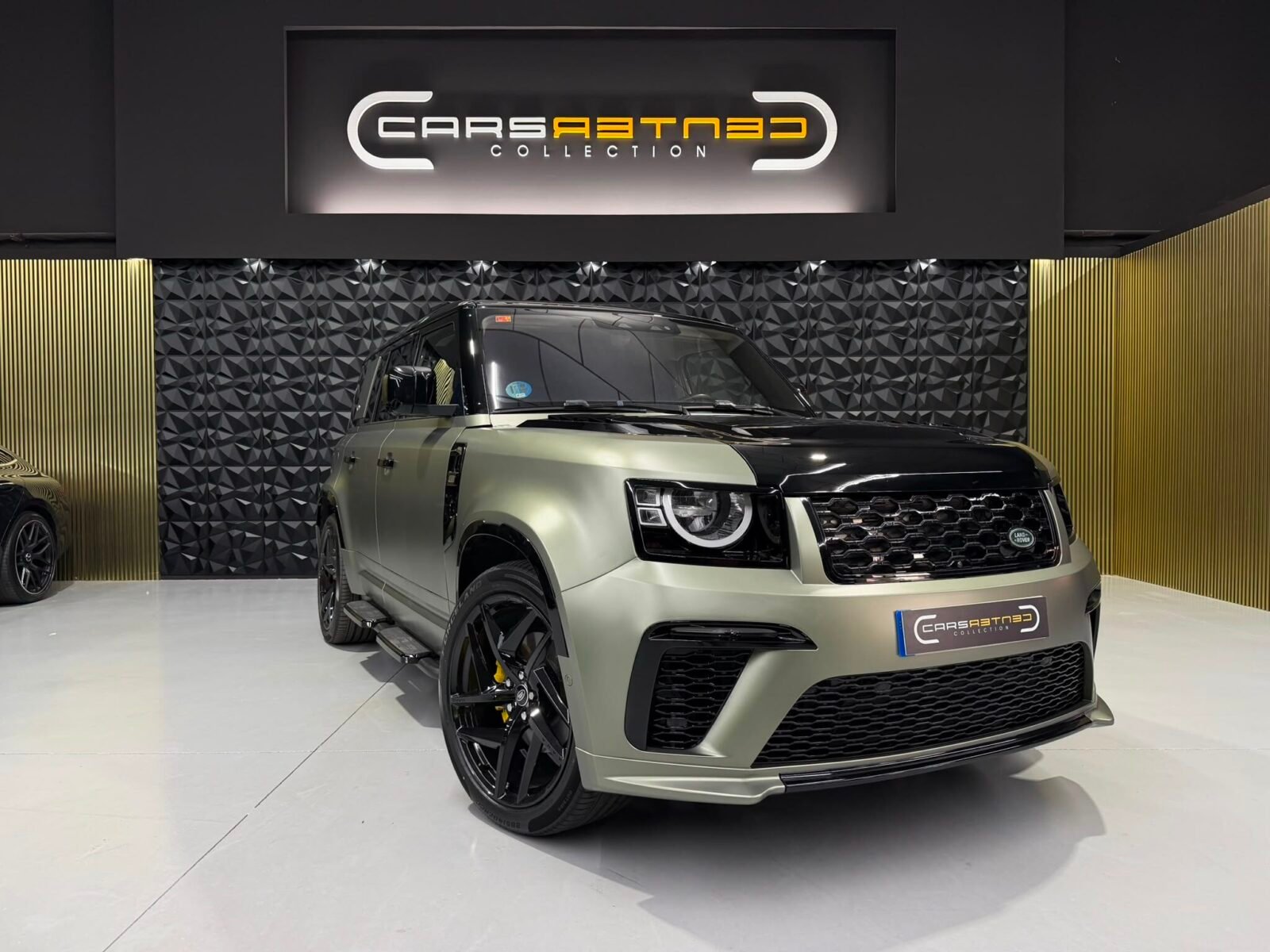 LAND-ROVER DEFENDER 3.0 D200 HSE 110