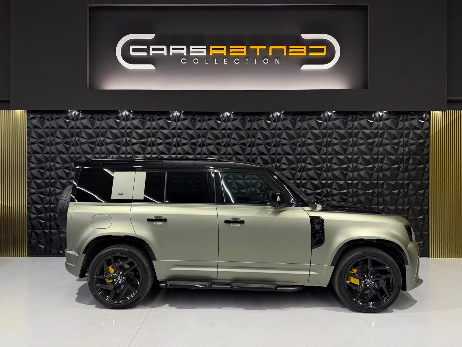 LAND-ROVER DEFENDER 3.0 D200 HSE 110