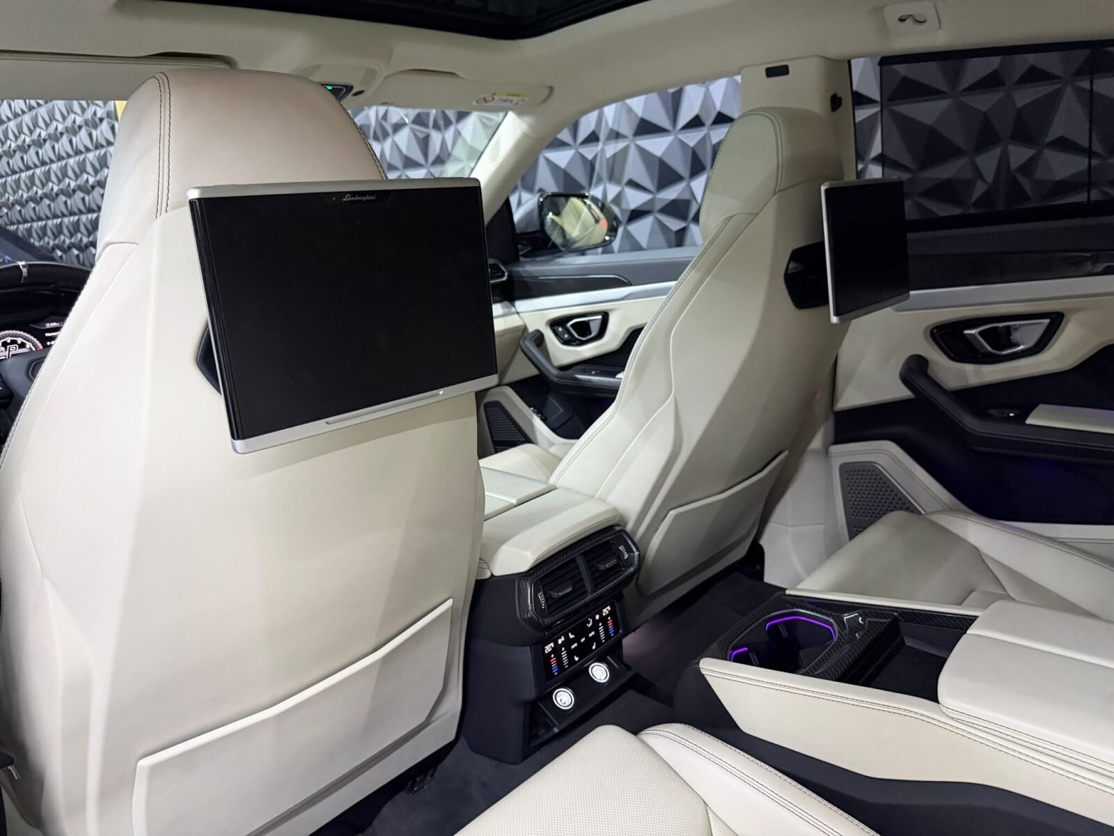 LAMBORGHINI URUS MANSORY