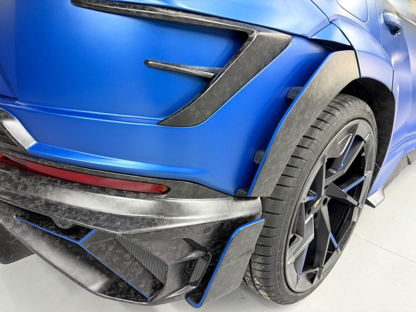 LAMBORGHINI URUS MANSORY