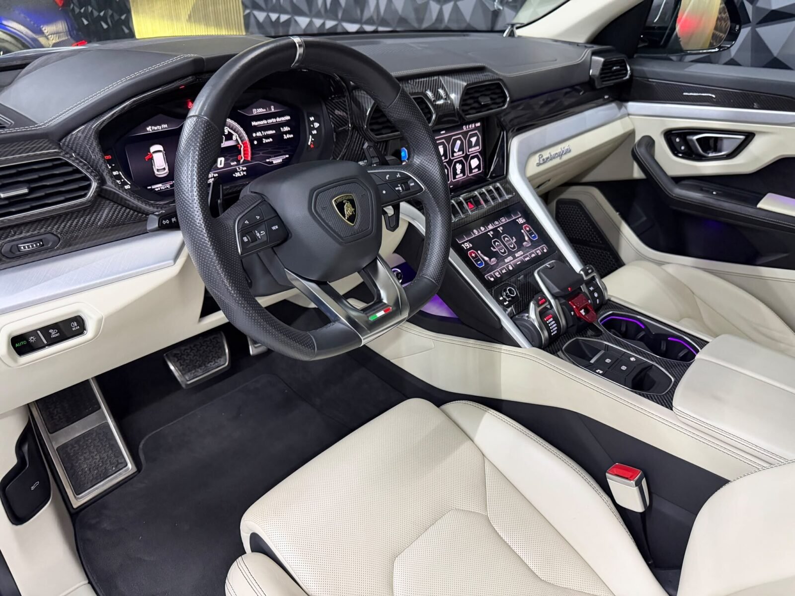 LAMBORGHINI URUS MANSORY