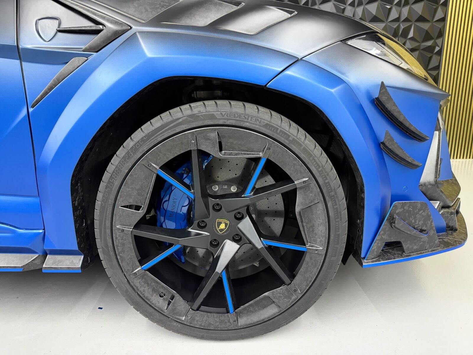 LAMBORGHINI URUS MANSORY