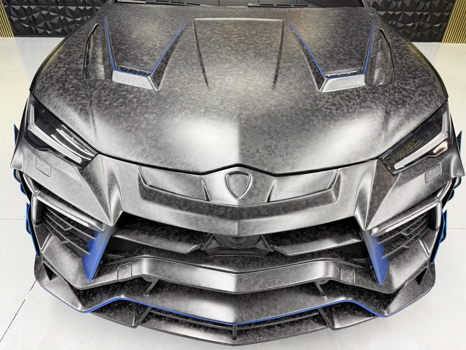 LAMBORGHINI URUS MANSORY