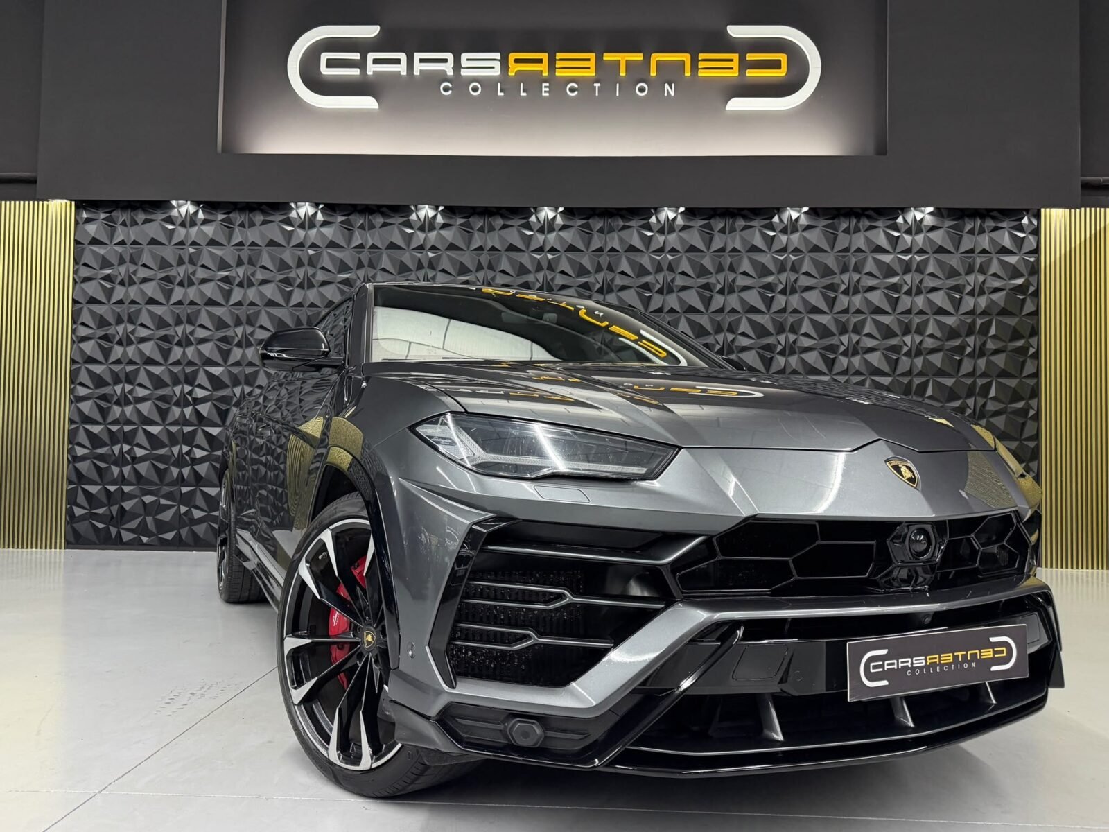 LAMBORGHINI URUS v8