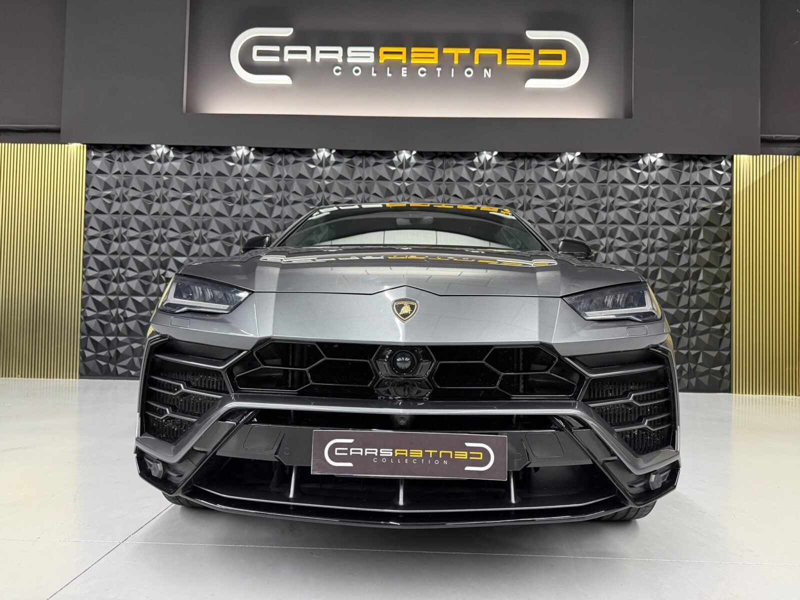 LAMBORGHINI URUS v8