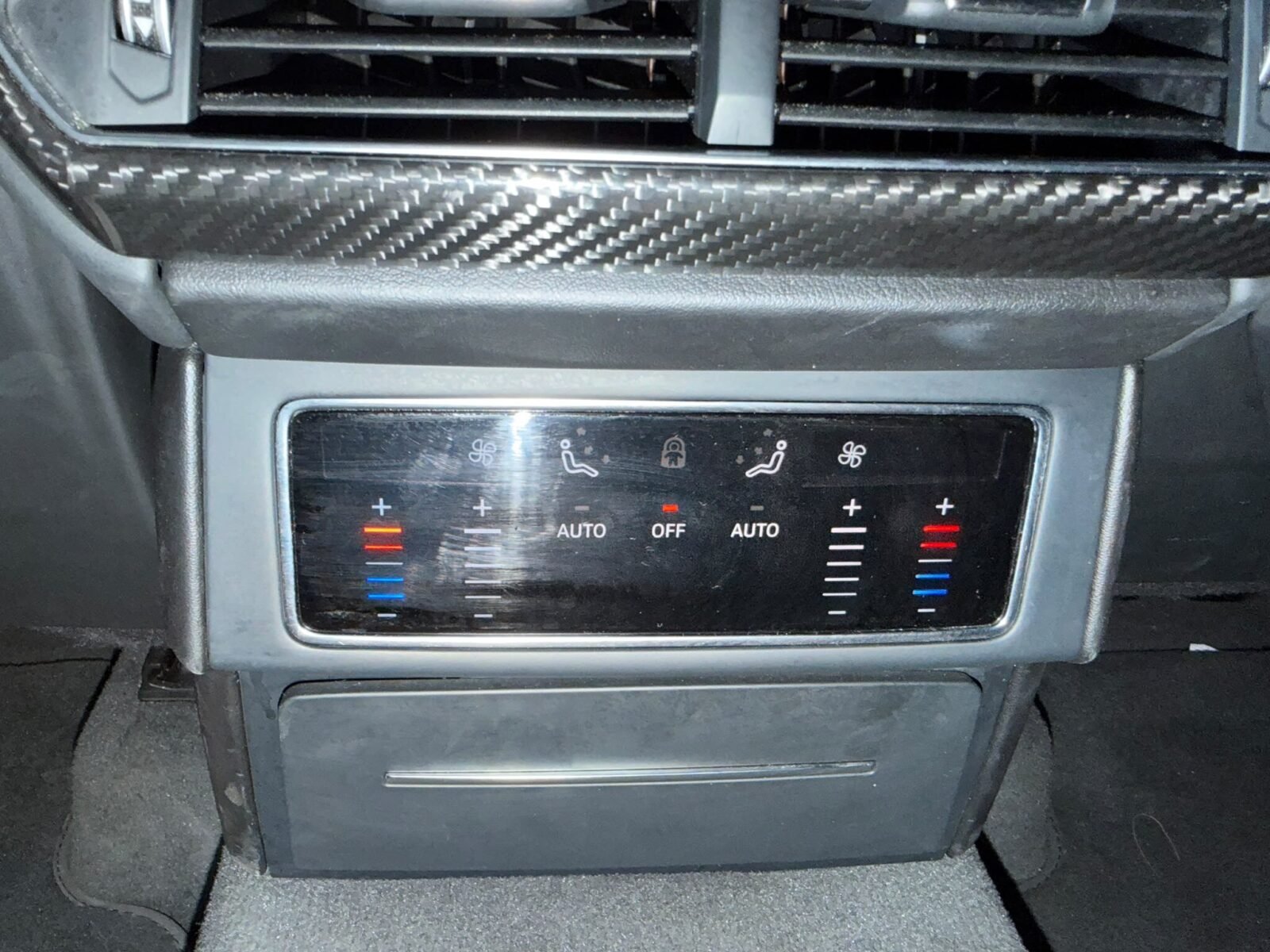 LAMBORGHINI URUS v8