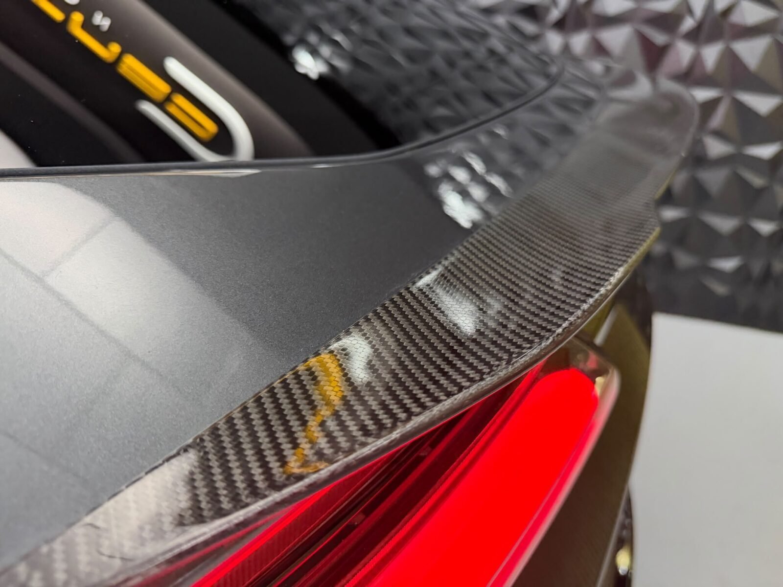 LAMBORGHINI URUS v8