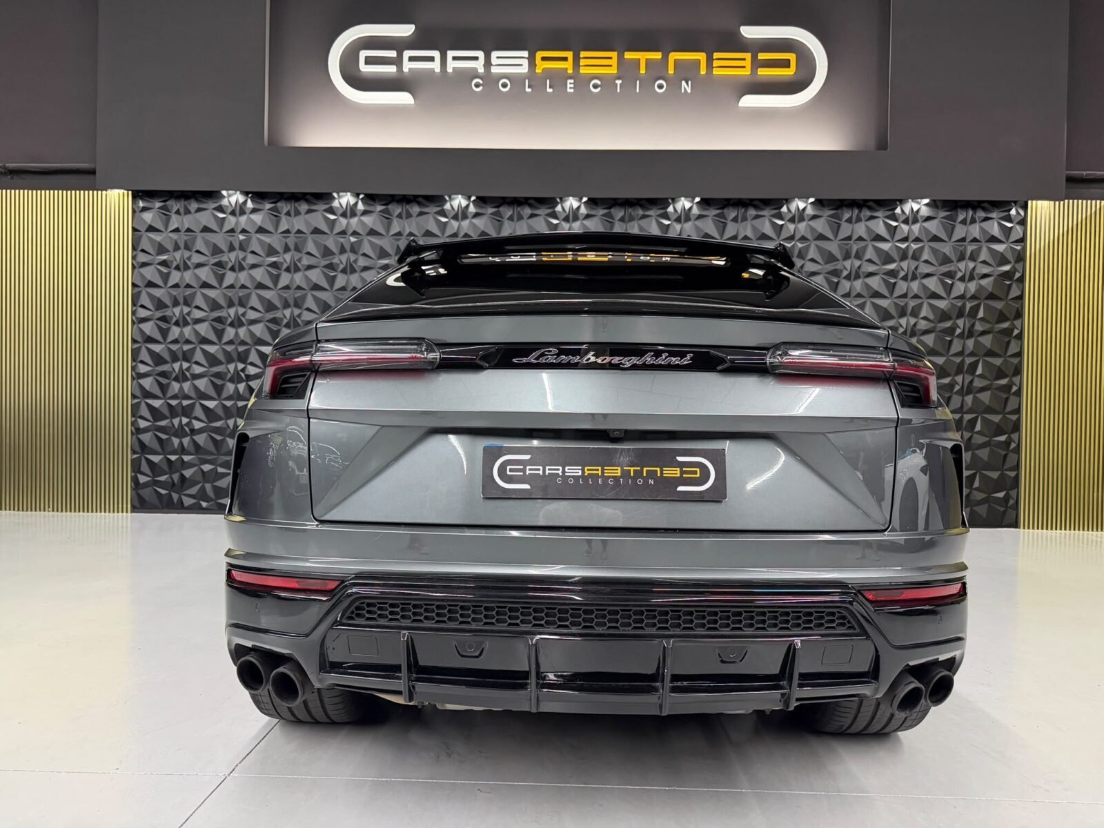 LAMBORGHINI URUS v8