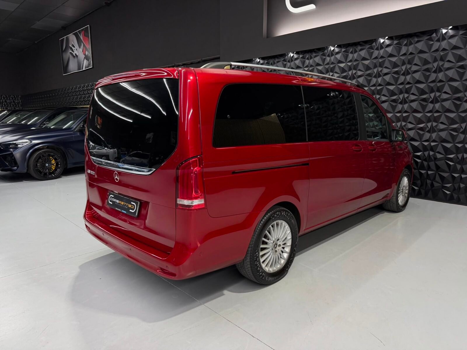MERCEDES-BENZ EQV 300 LARGA