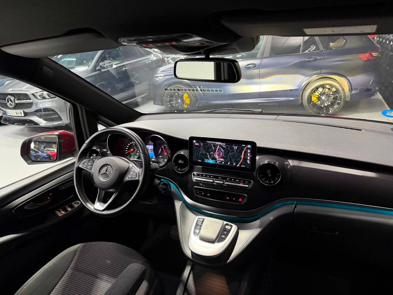 MERCEDES-BENZ EQV 300 LARGA