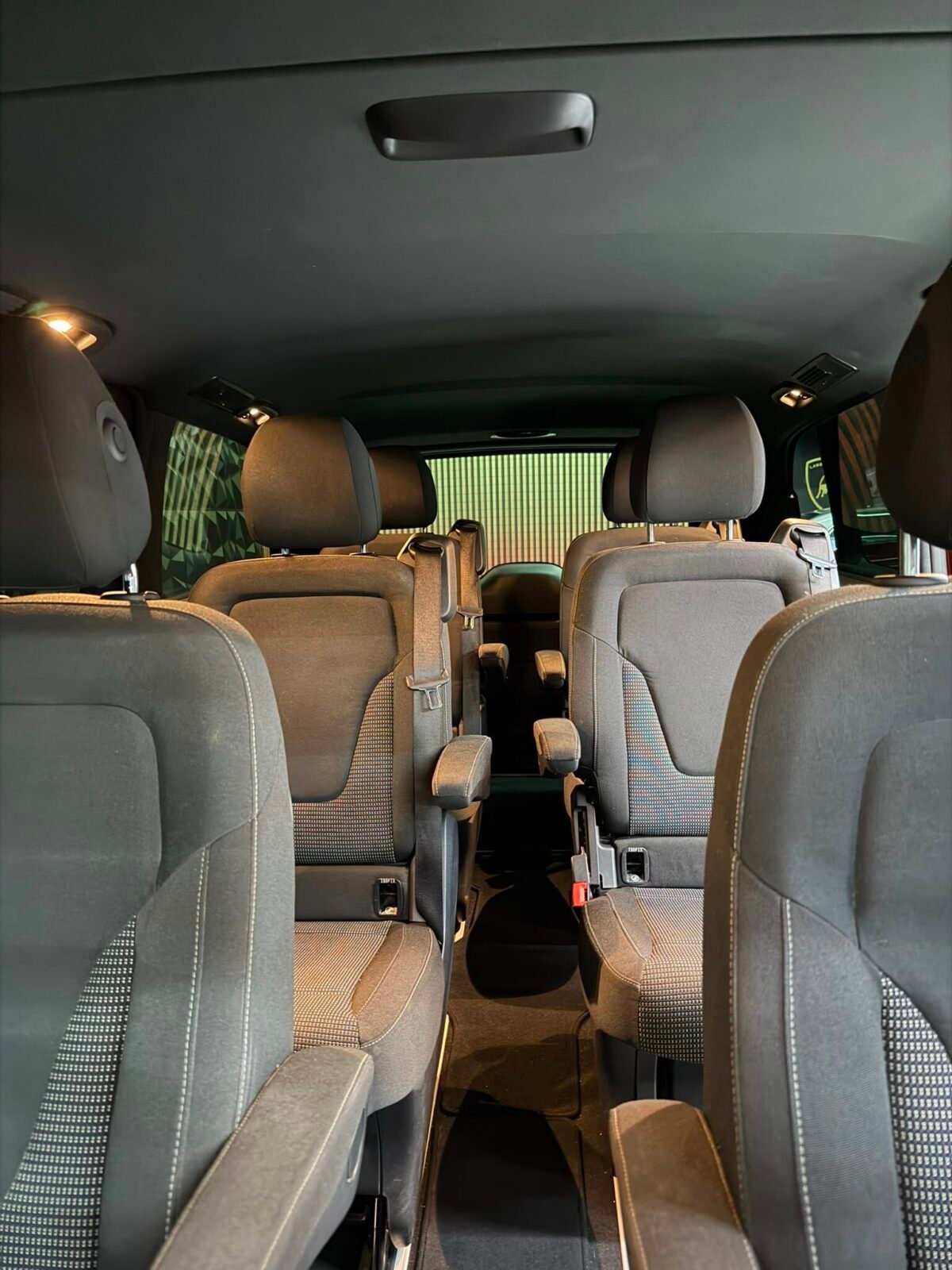 MERCEDES-BENZ EQV 300 LARGA